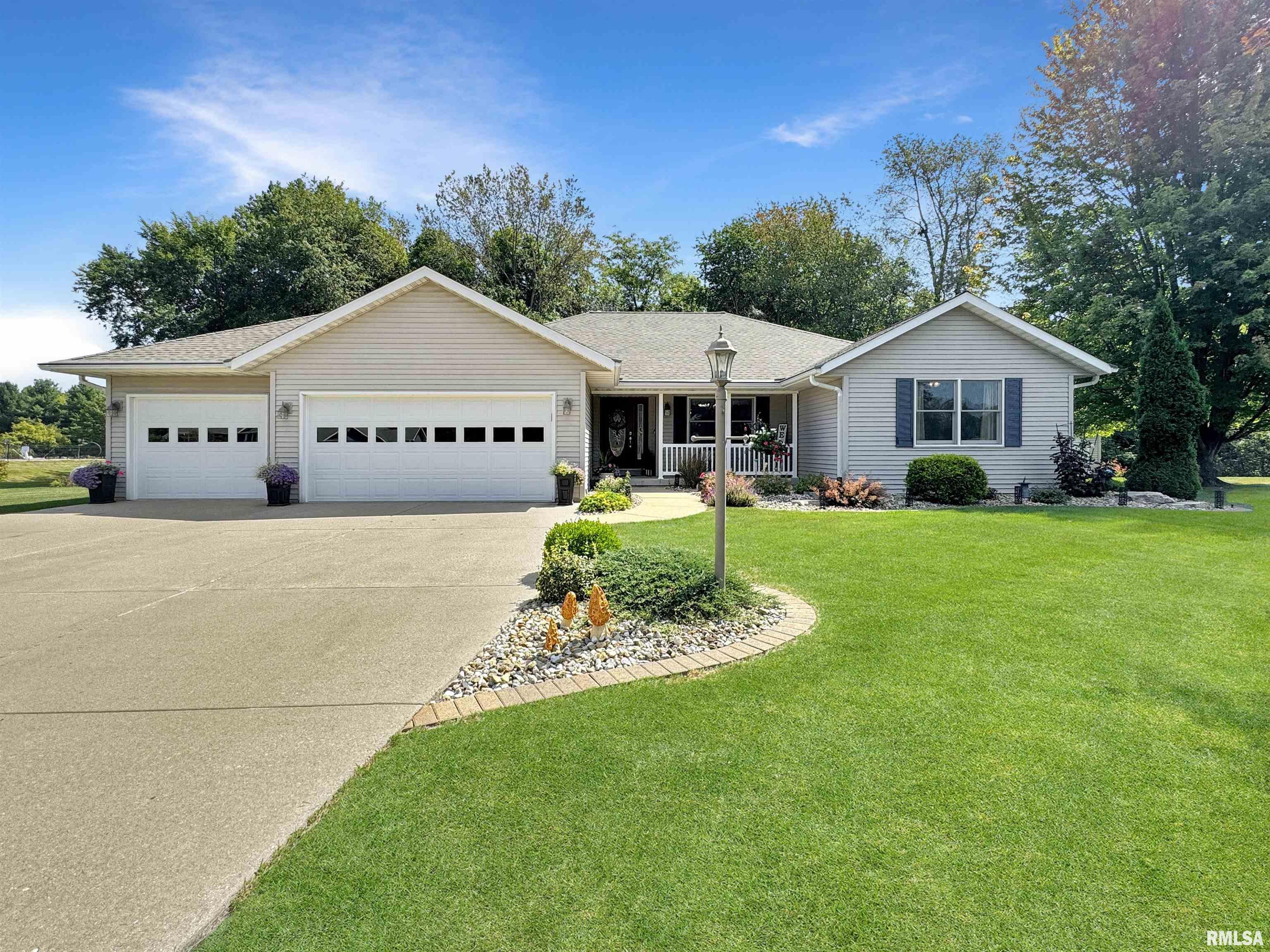 Price change at 1301  OAK LEAF Lane  in Washington Illinois!