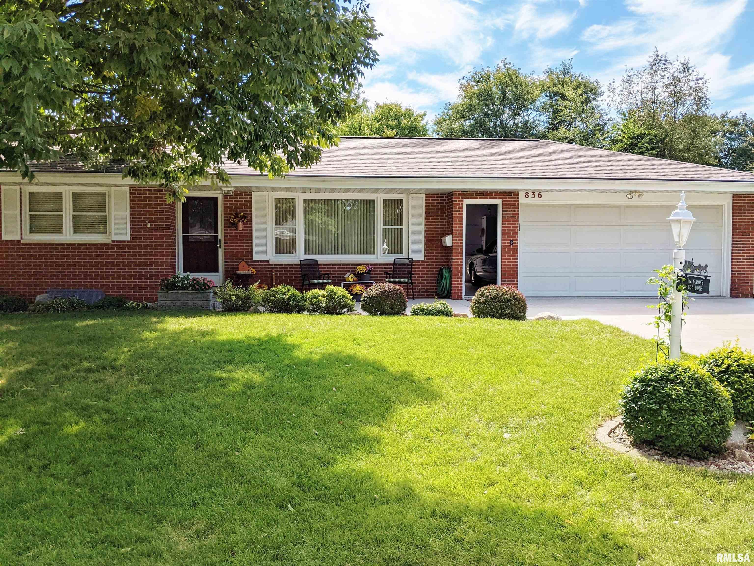 Home for sale at 836 E DUNNE Street  in Morton Illinois!