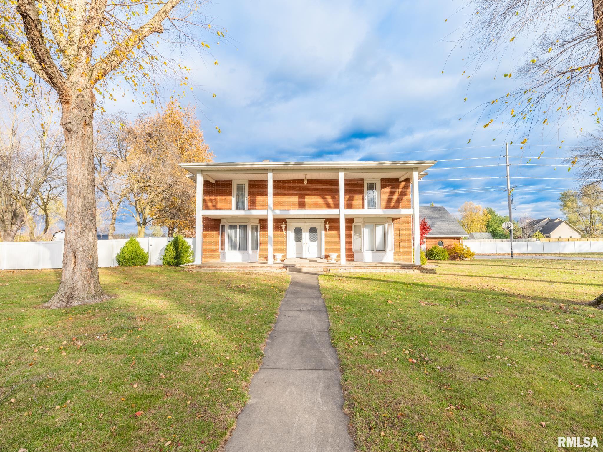 Home for sale at 121  Shawgo Avenue  in Havana Illinois!