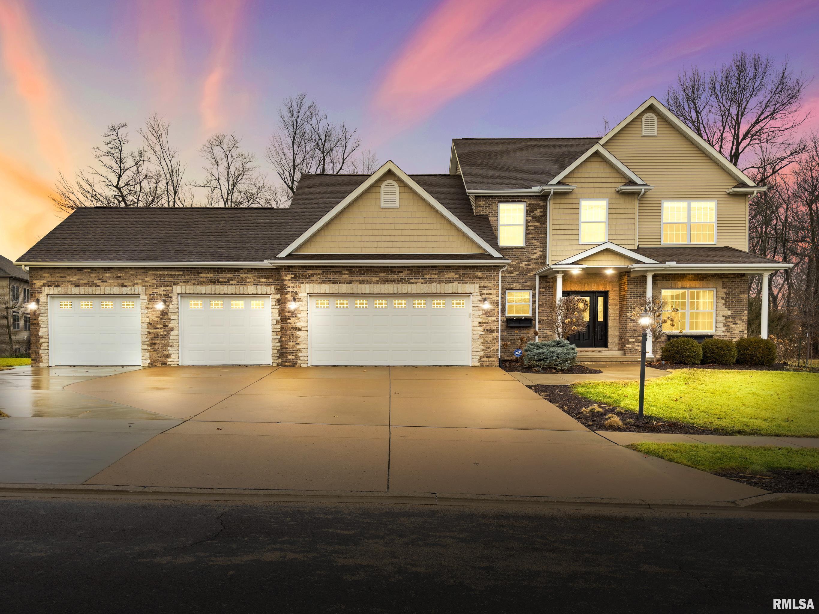 Price change at 1804  RUSTIC OAK Drive  in Washington Illinois!