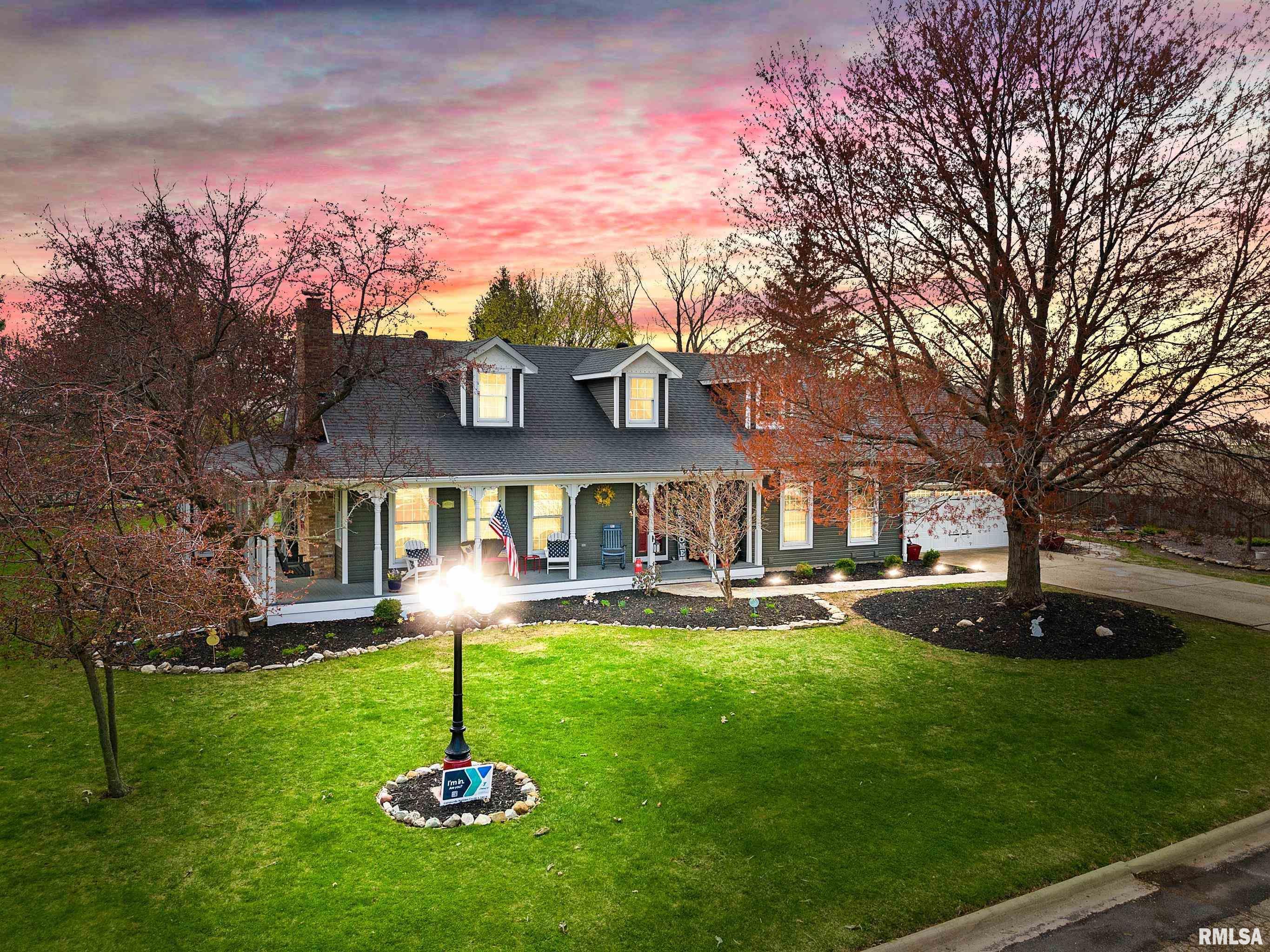 Home for sale at 310 W SOUTHGATE Drive in Elmwood Illinois! Home for sale at 310 W SOUTHGATE Drive in Elmwood Illinois!