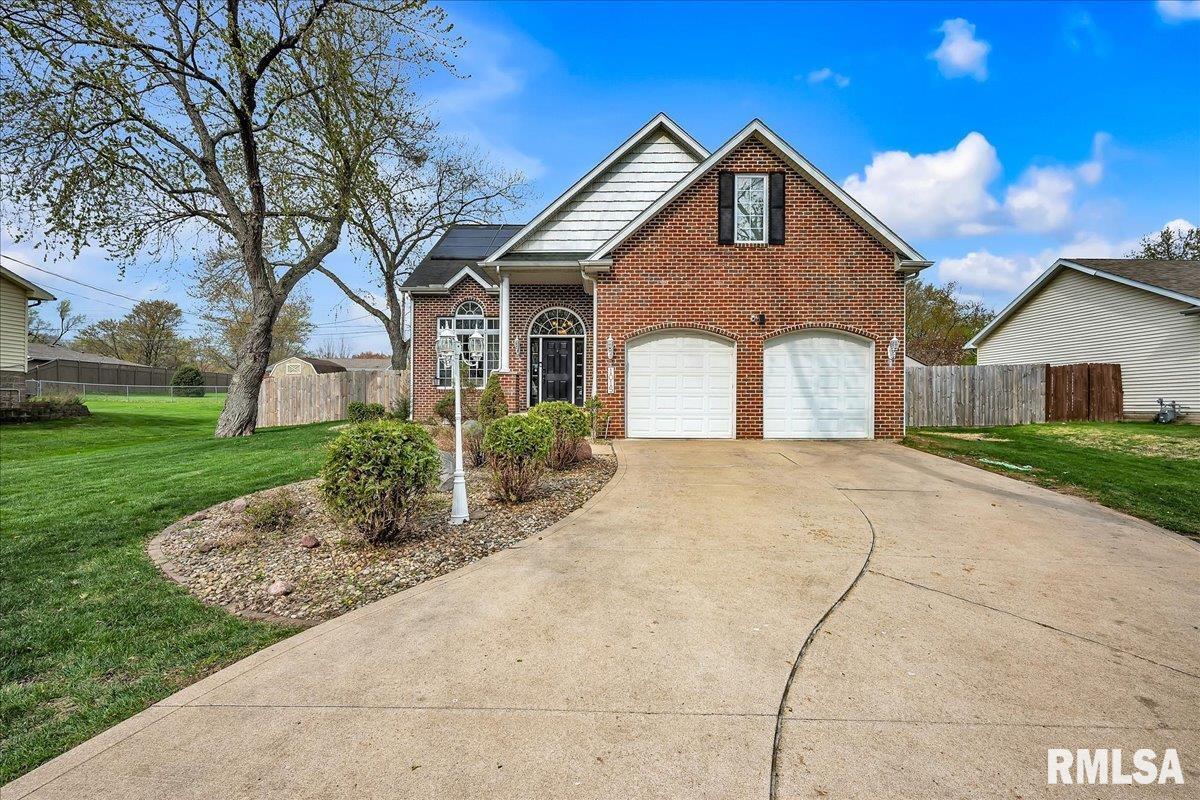Home for sale at 1015 N COUNTRY Lane  in Peoria Illinois!