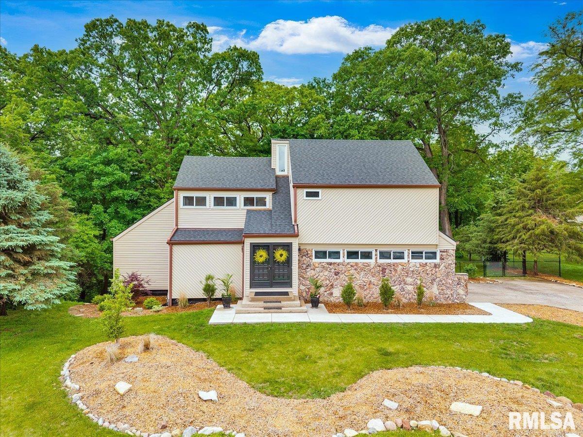 Home for sale at 11007 N BUCKSKIN Court  in Peoria Illinois!