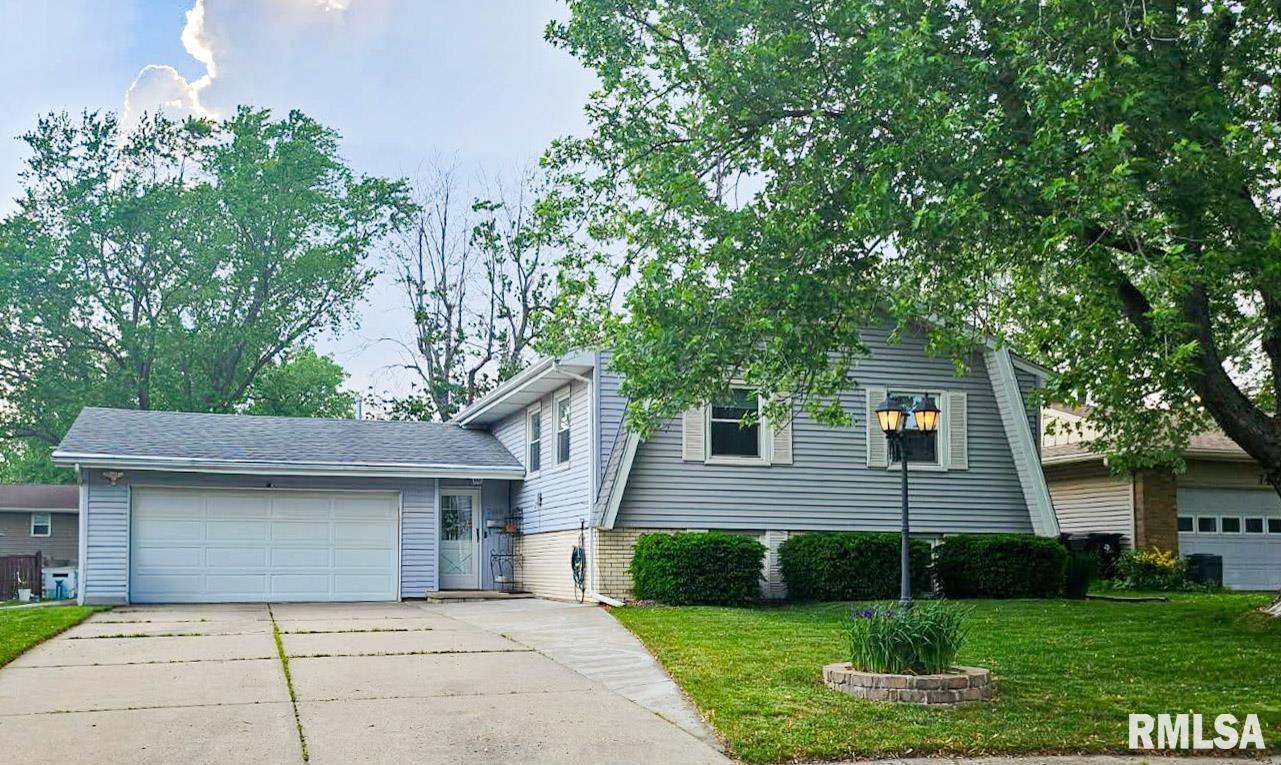 Home for sale at 7409 N PICCADILLY Place  in Peoria Illinois!