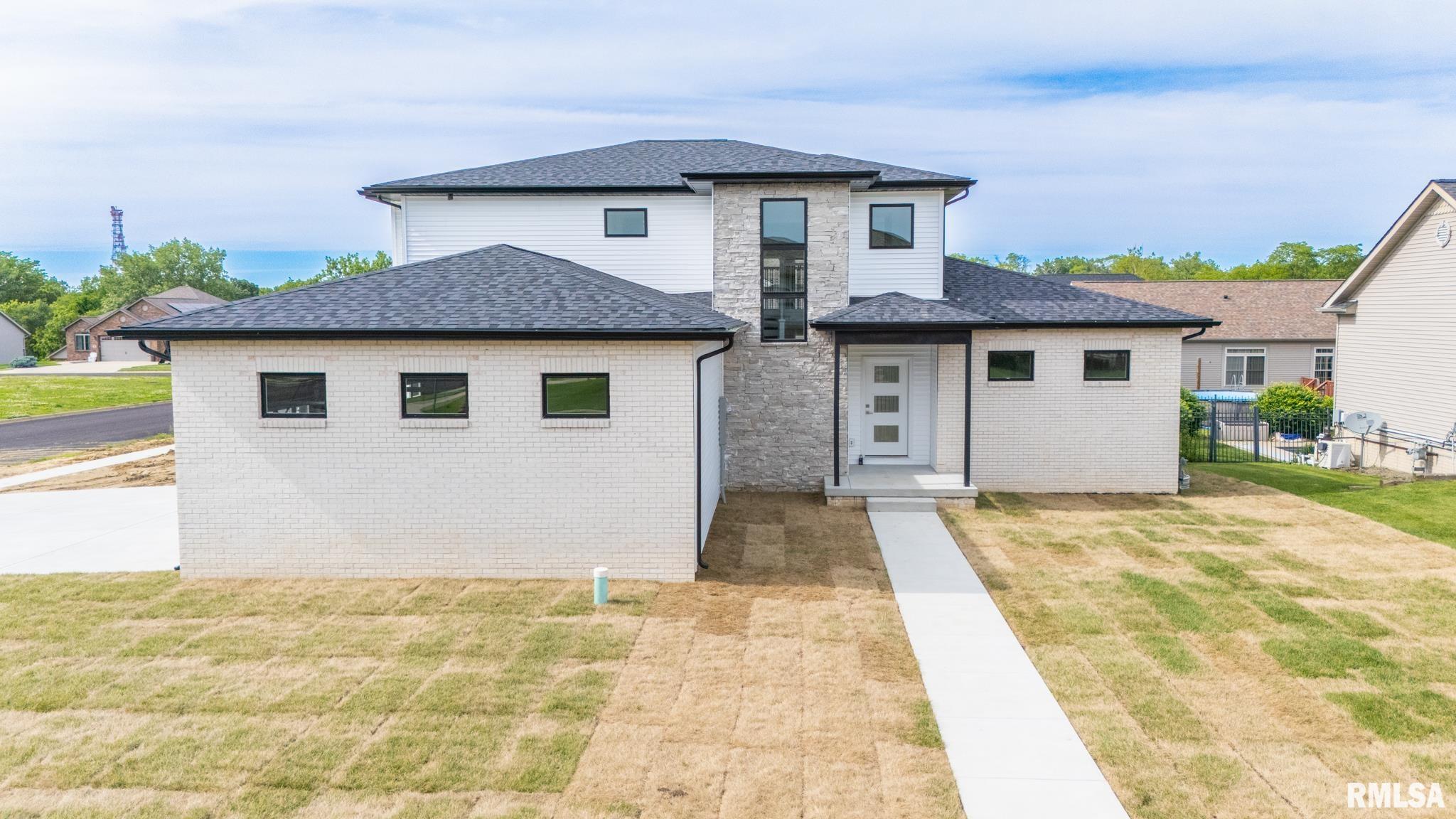 Price change at 112  SHANNON HILLS Drive  in Washington Illinois!