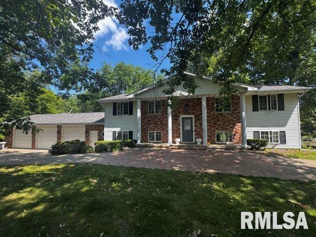 Home for sale at 201 E LAKE SHORE Drive  in Edelstein Illinois!