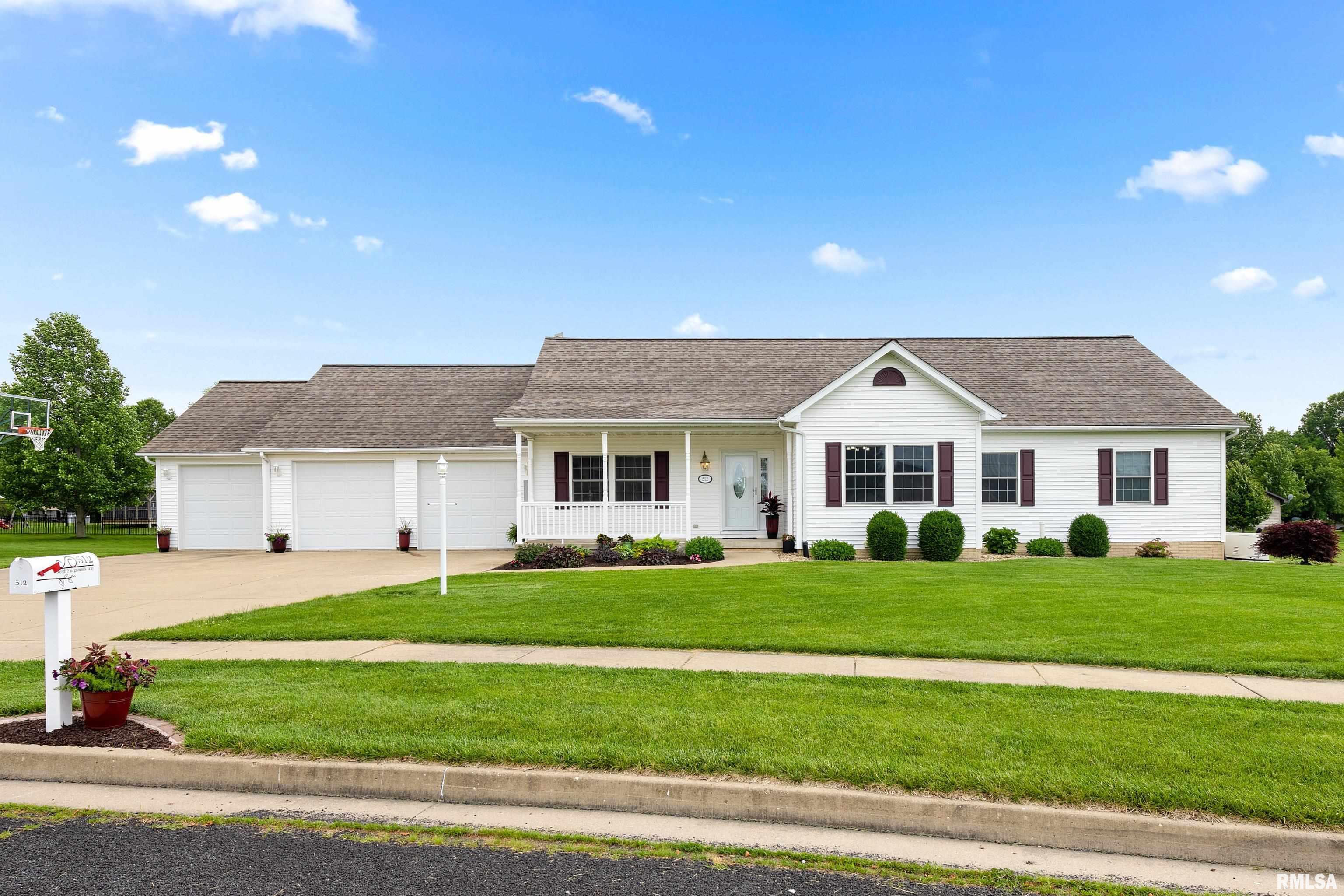 Home for sale at 512 N Fairgrounds Way  in Elmwood Illinois!