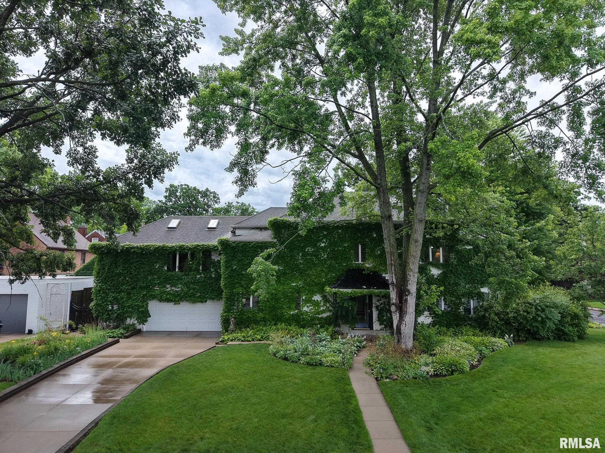 Price change at 102 W CRESTWOOD Drive  in Peoria Illinois!