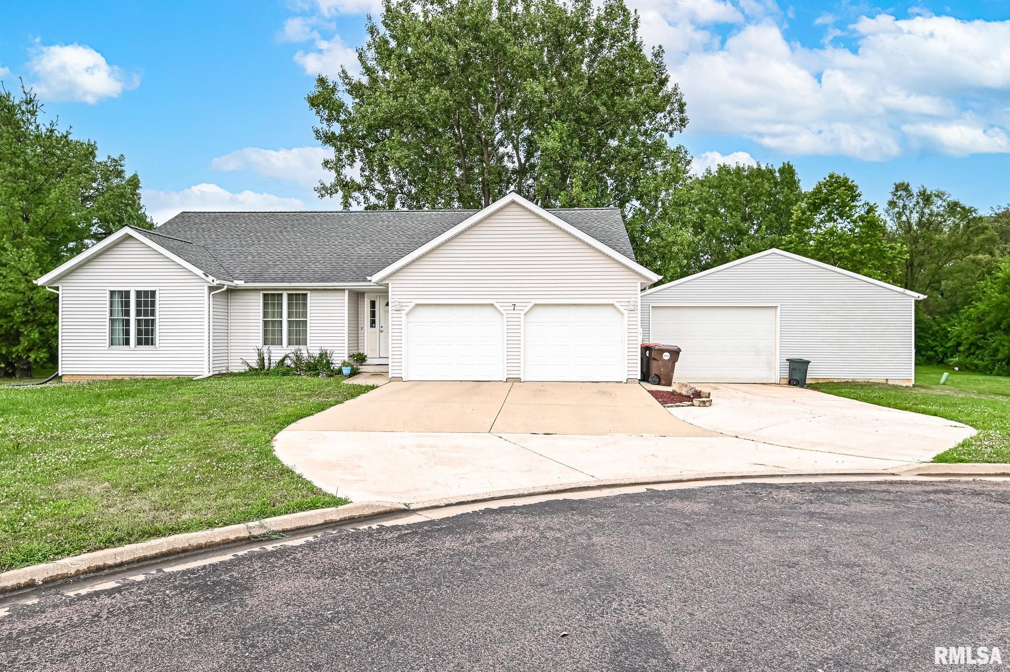 Price change at 7  TIFFANY Court  in Mackinaw Illinois!