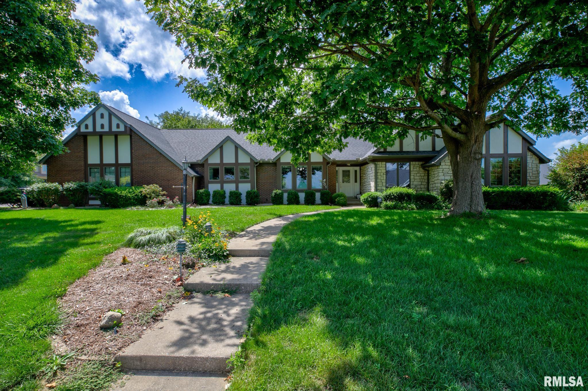 Luxury Home for sale at 301 N KNOLLAIRE Drive  in Metamora Illinois!