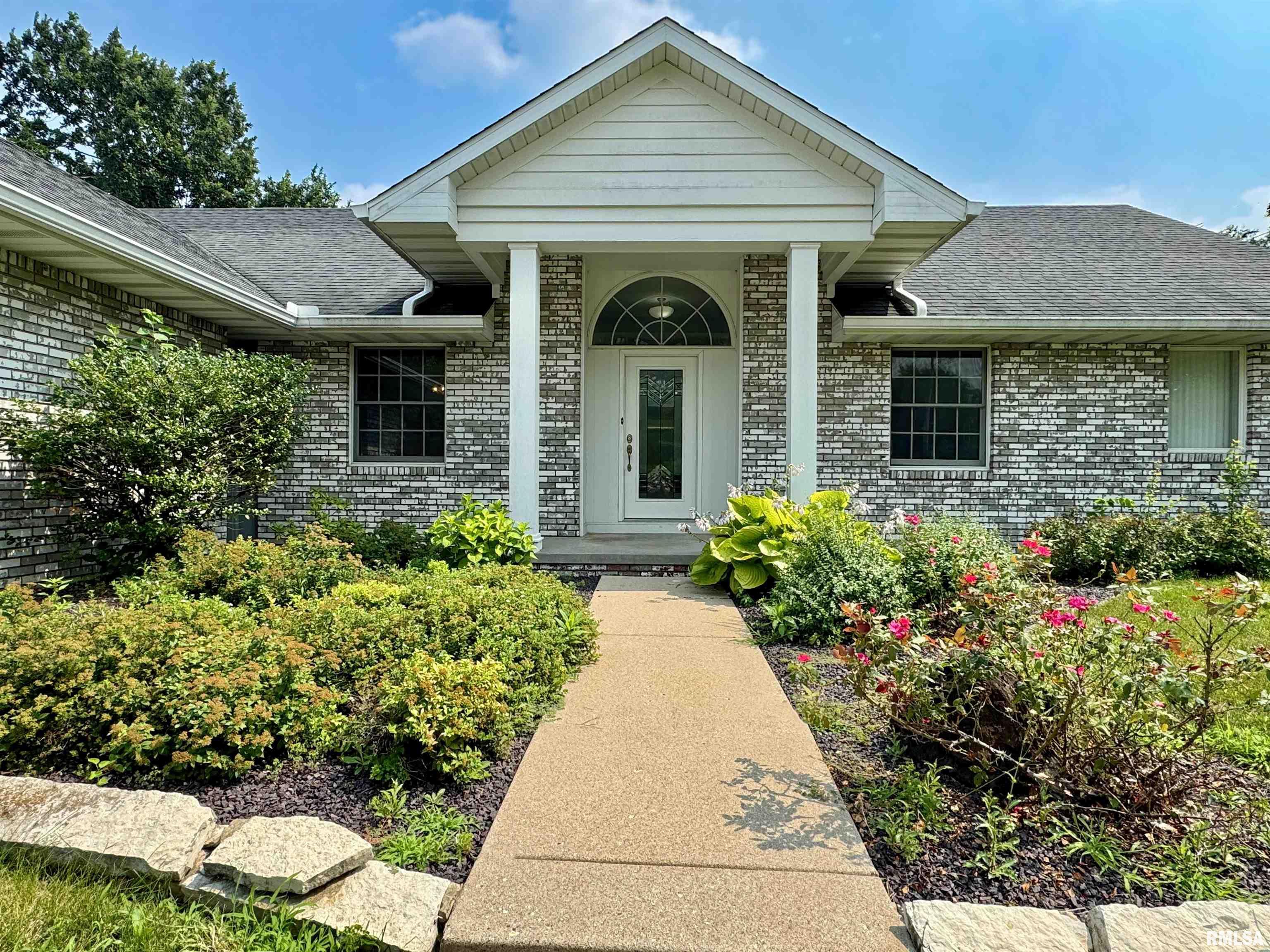 Home for sale at 526 W ASPEN Way  in Peoria Illinois!