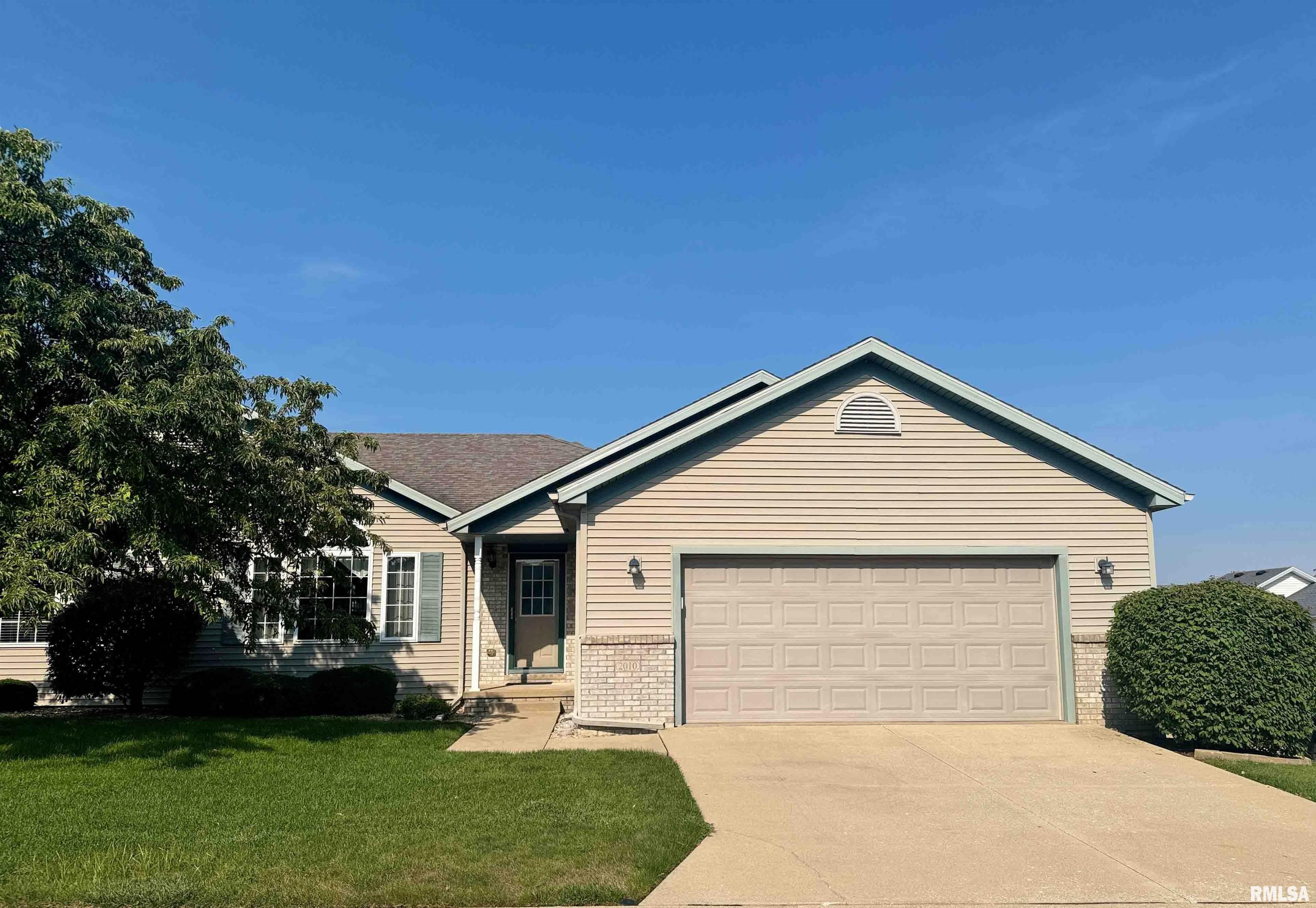 Pending Condo/Townhome Sale at 2010 W JUBILEE Lane  in Dunlap Illinois!
