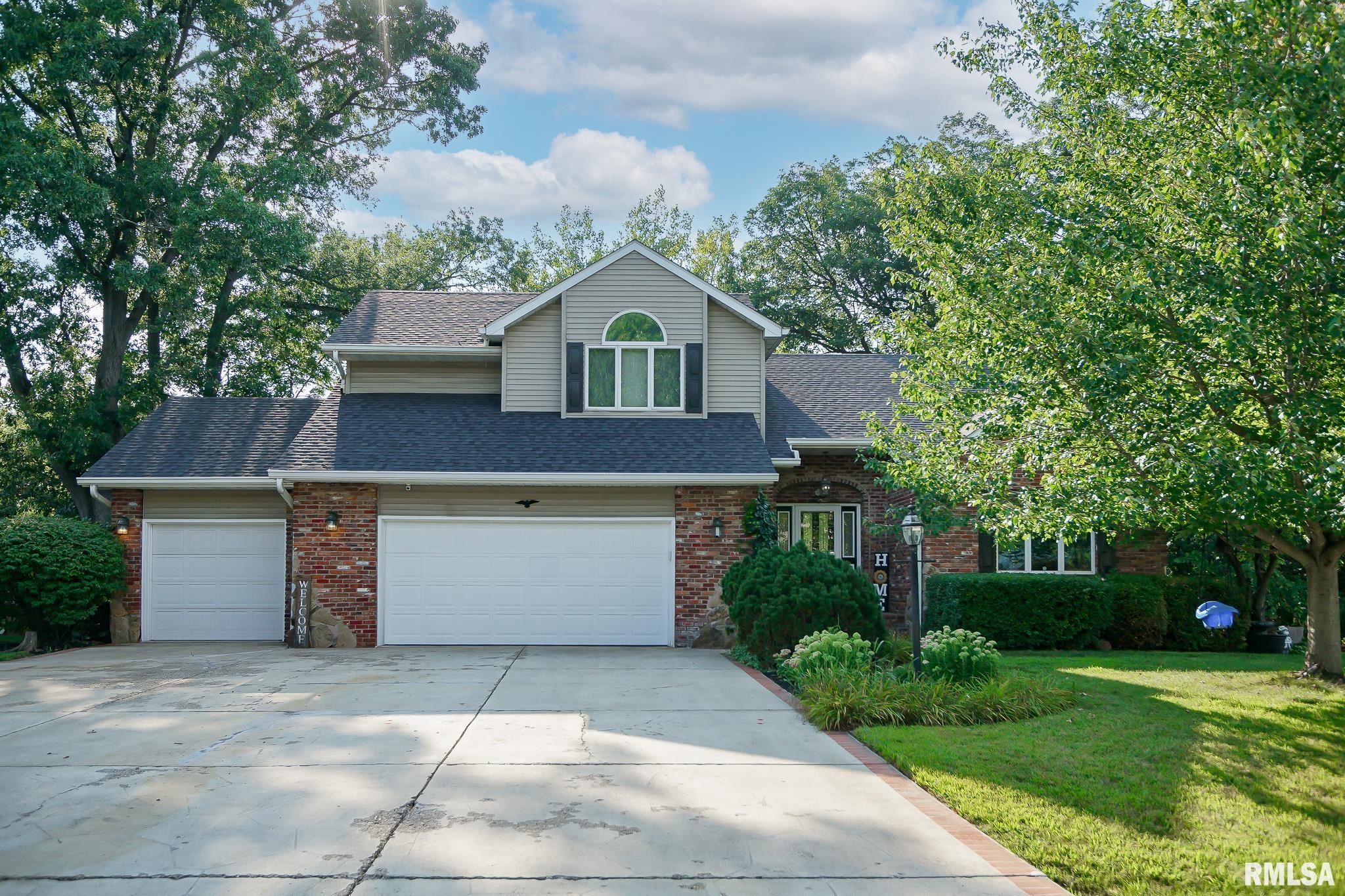 Home for sale at 4403 S MISTY ISLE Point  in Mapleton Illinois!