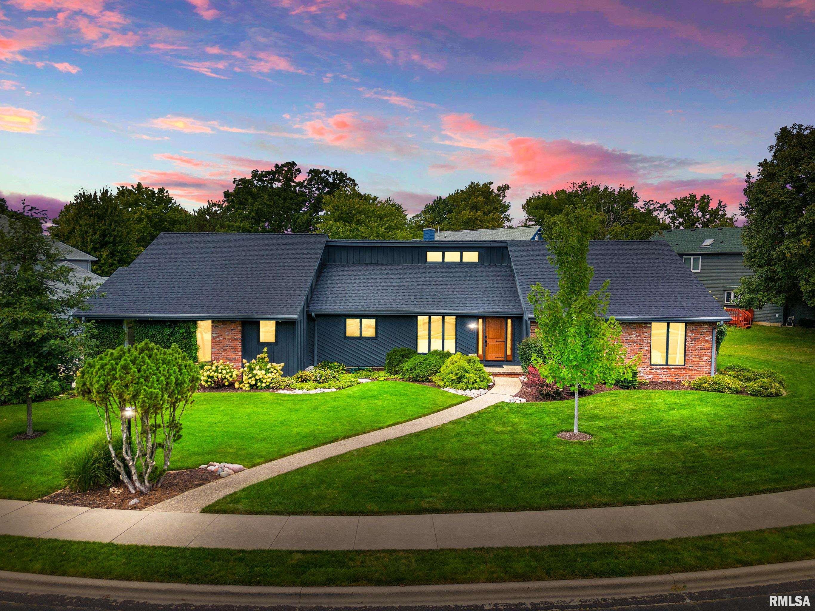 Luxury Home for sale at 827 W BUTTERFIELD Drive  in Peoria Illinois!