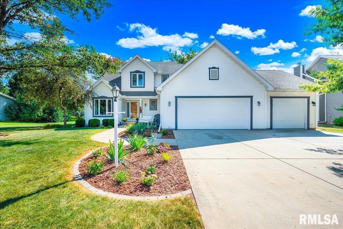Home for sale at 1404 W ELM Street  in Chillicothe Illinois!