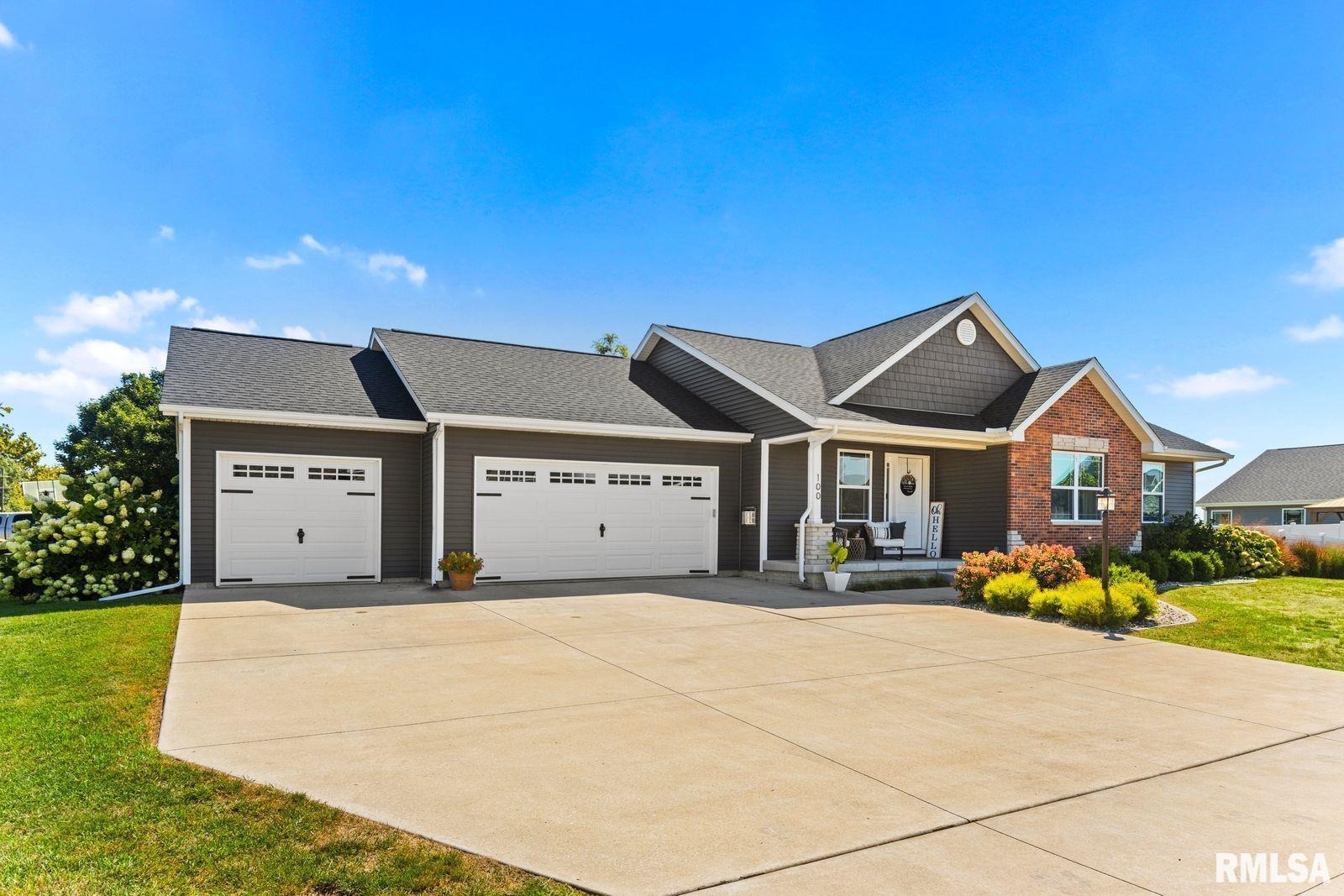 Luxury Home for sale at 100  Presley Street  in Chillicothe Illinois! Luxury Home for sale at 100  Presley Street  in Chillicothe Illinois!