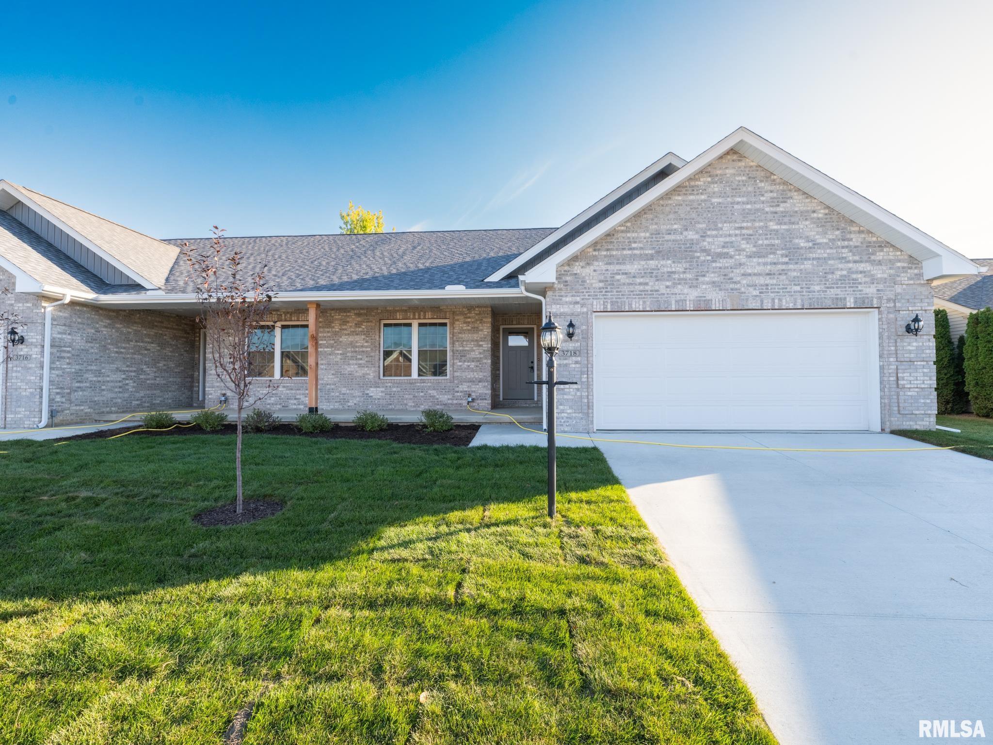 Home for sale at 3718 W EAGLE POINT Drive in Peoria Illinois! Home for sale at 3718 W EAGLE POINT Drive in Peoria Illinois!