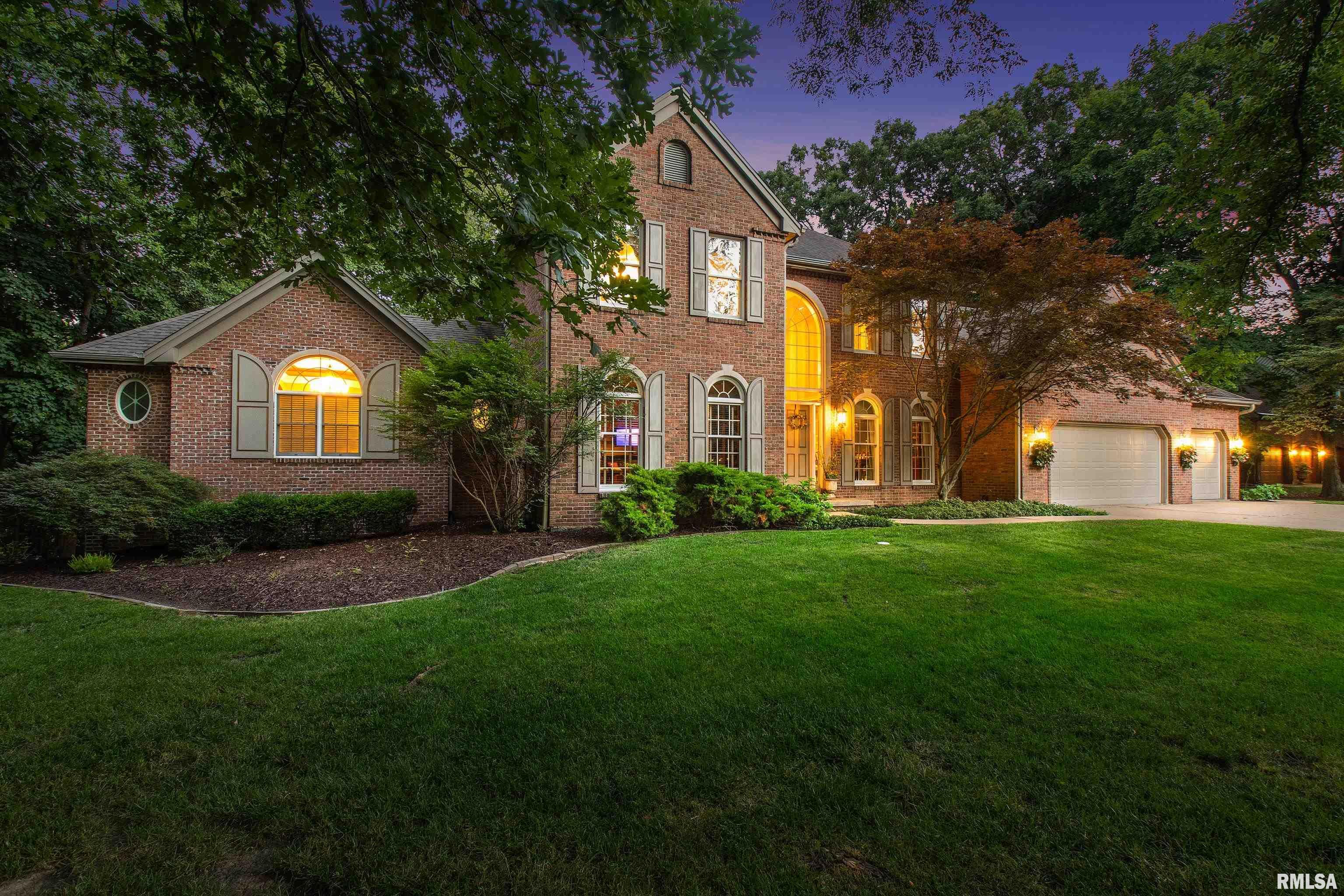 Luxury Home for sale at 420 W RAVINWOODS Road in Peoria Illinois! Luxury Home for sale at 420 W RAVINWOODS Road in Peoria Illinois!