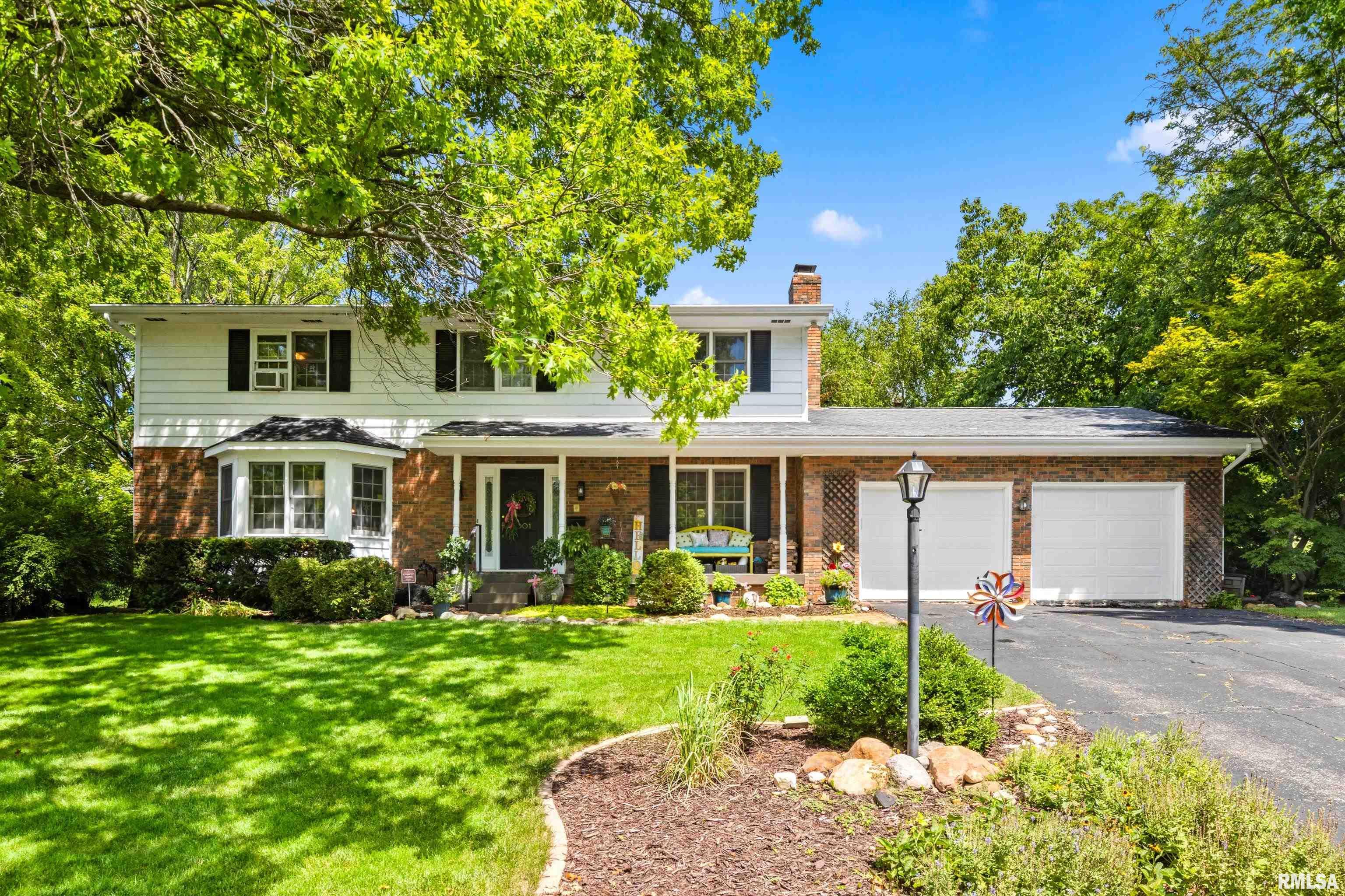 Home for sale at 1001 W BURNSIDE Drive in Peoria Illinois! Home for sale at 1001 W BURNSIDE Drive in Peoria Illinois!