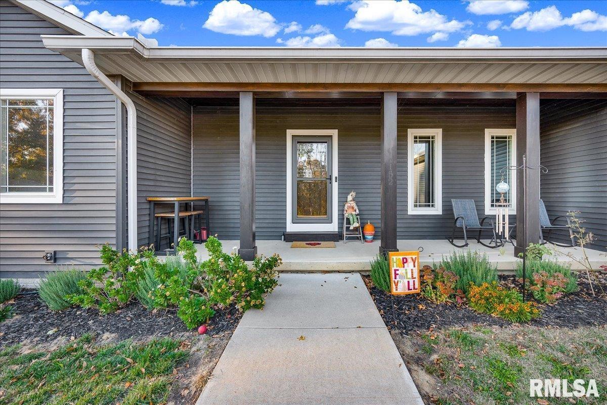 Luxury Home for sale at 152 LAKECREST Place in Dahinda Illinois! Luxury Home for sale at 152 LAKECREST Place in Dahinda Illinois!