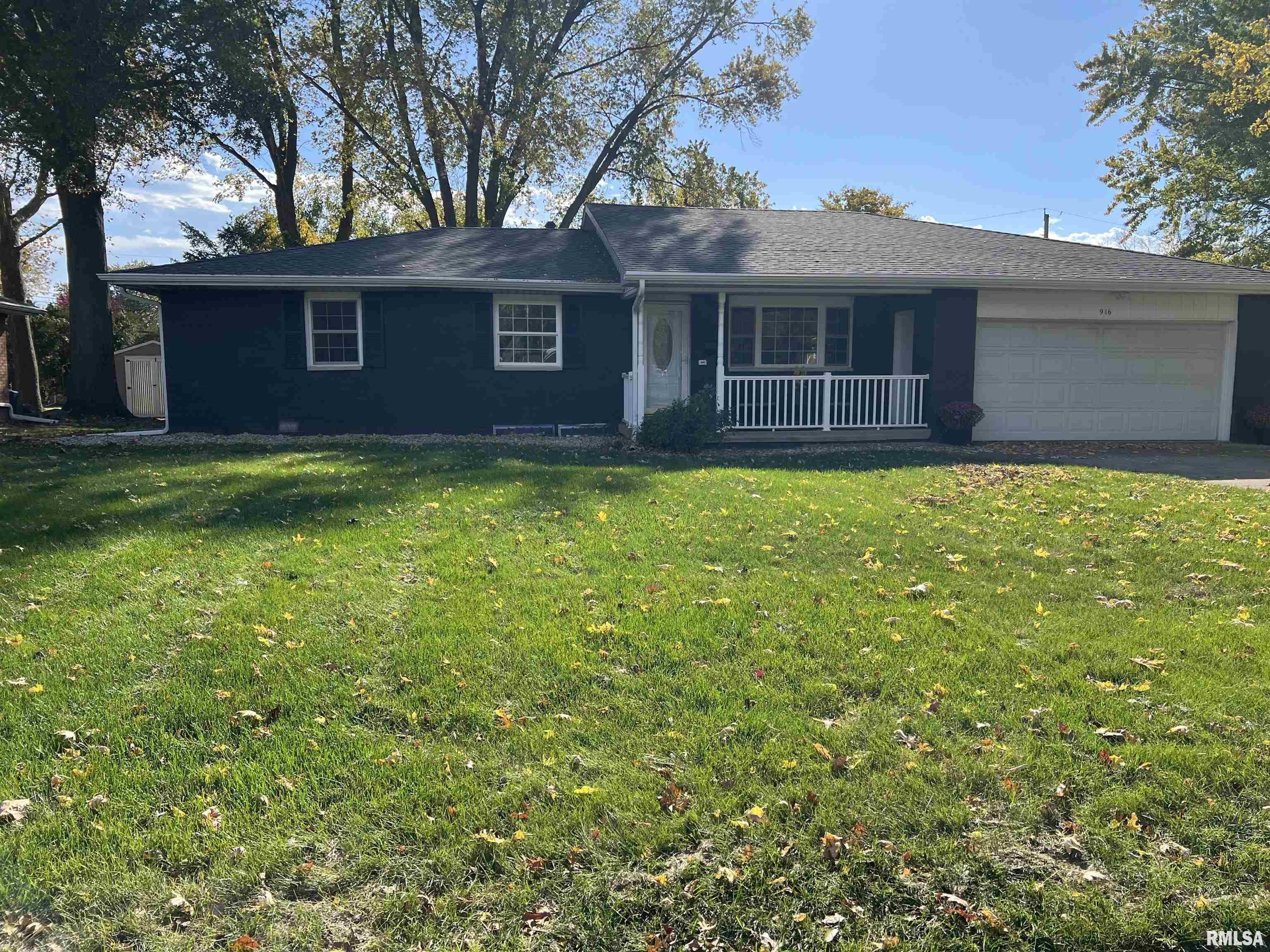 Home for sale at 916 E JACKSON Street  in Morton Illinois!