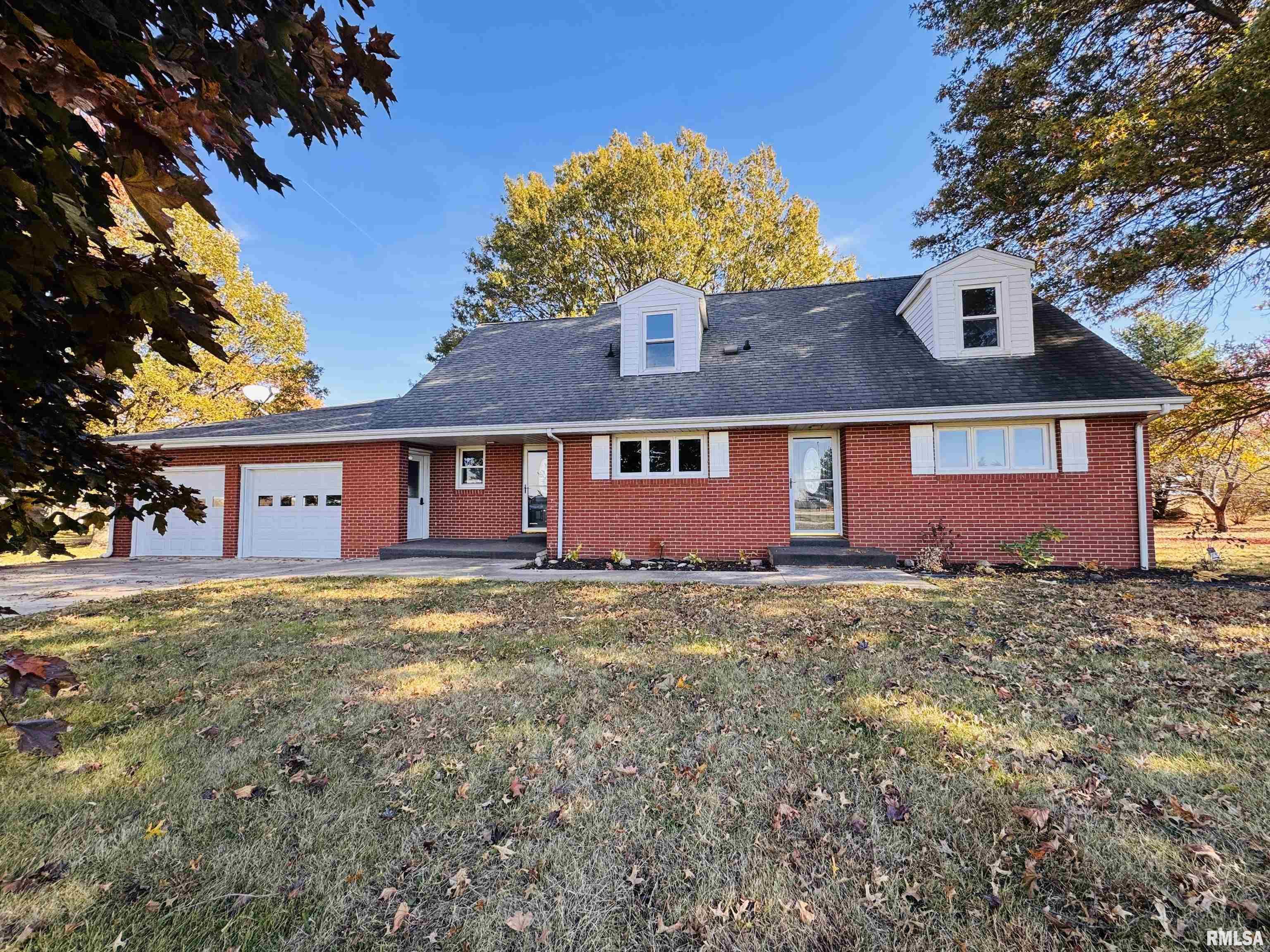Home for sale at 15465 US HWY 67 in Macomb Illinois! Home for sale at 15465 US HWY 67 in Macomb Illinois!