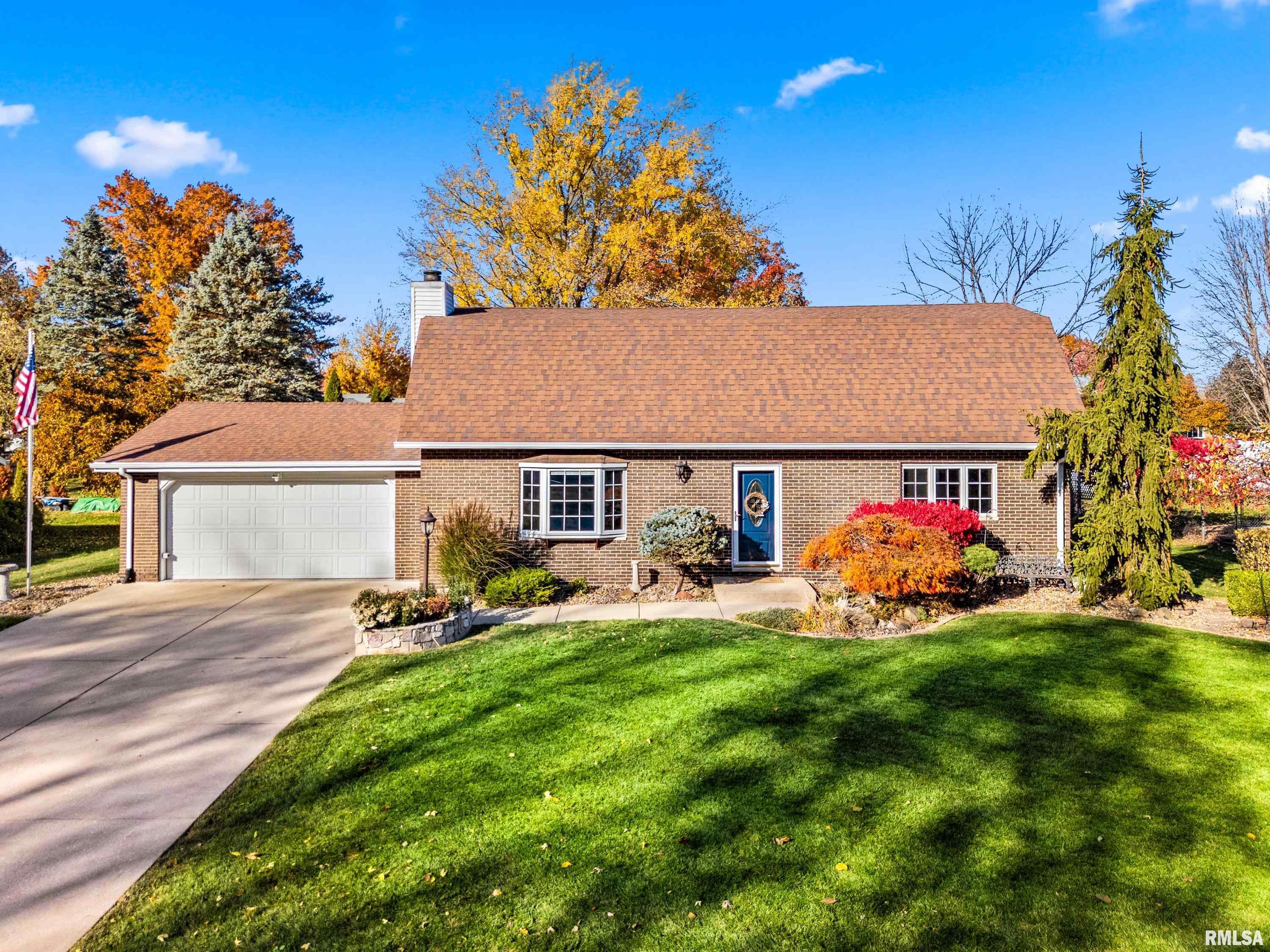 Home for sale at 41 FORESTVIEW Road in Morton Illinois! Home for sale at 41 FORESTVIEW Road in Morton Illinois!