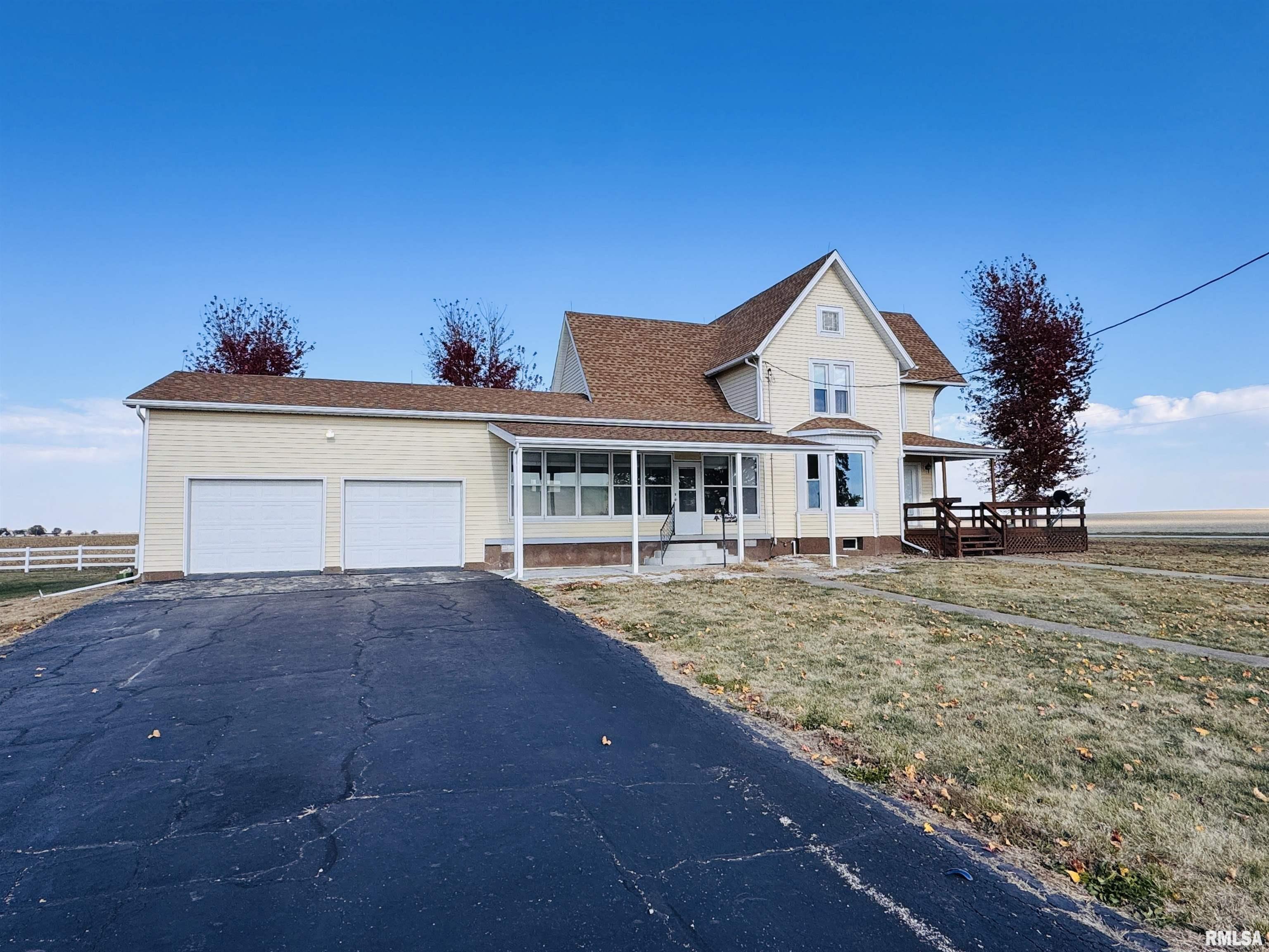 Luxury Home for sale at 10120 E 2250th Street in Macomb Illinois! Luxury Home for sale at 10120 E 2250th Street in Macomb Illinois!