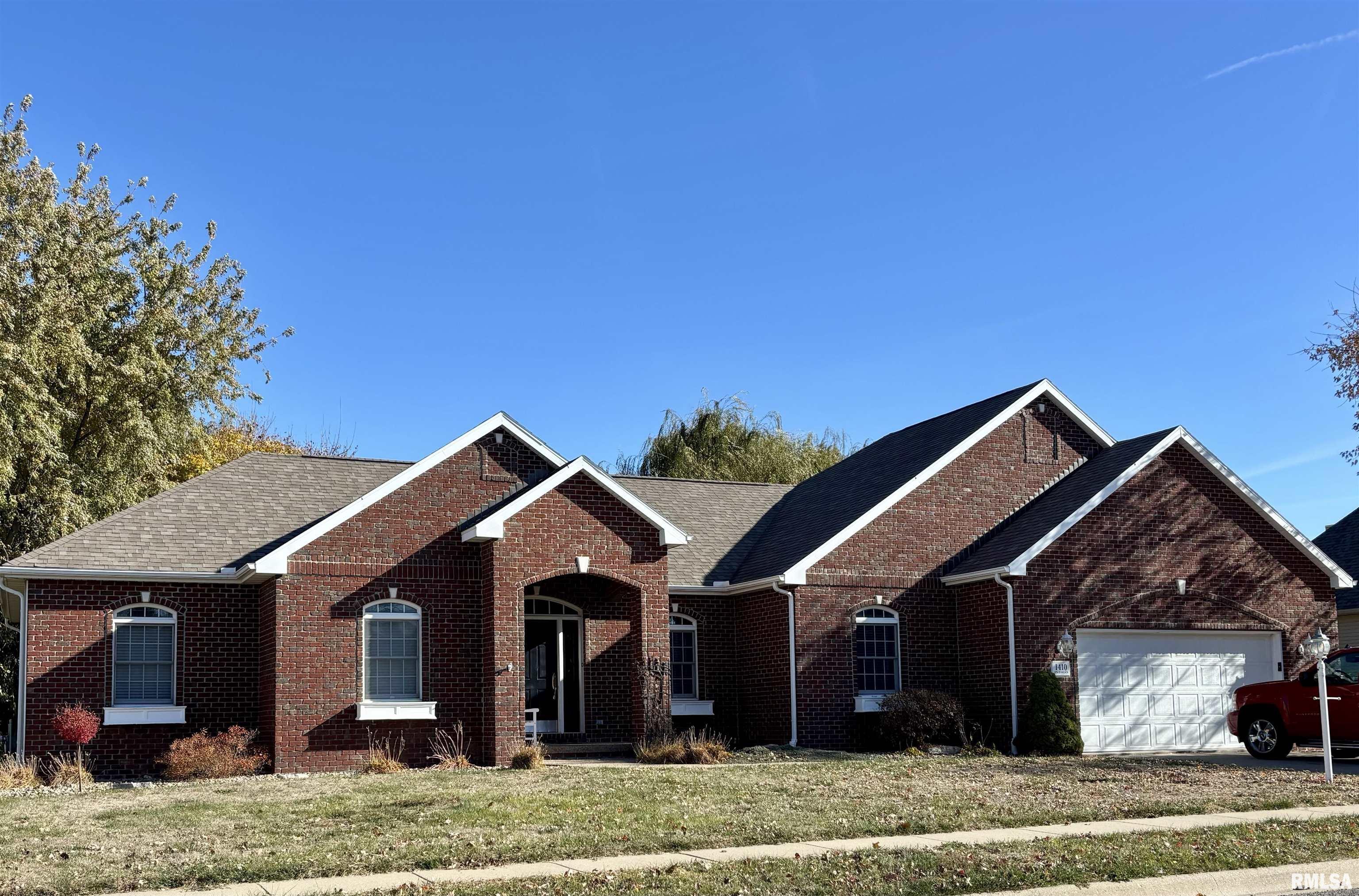 Luxury Home for sale at 1410 INDIGO Drive in Morton Illinois! Luxury Home for sale at 1410 INDIGO Drive in Morton Illinois!