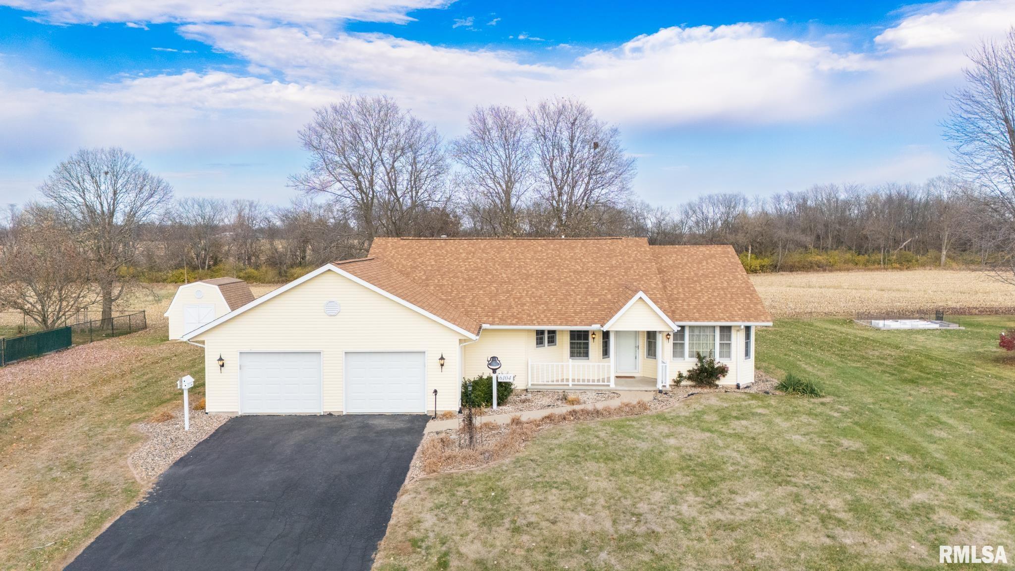 Home for sale at 6104 HARTFORD Drive in Pekin Illinois! Home for sale at 6104 HARTFORD Drive in Pekin Illinois!