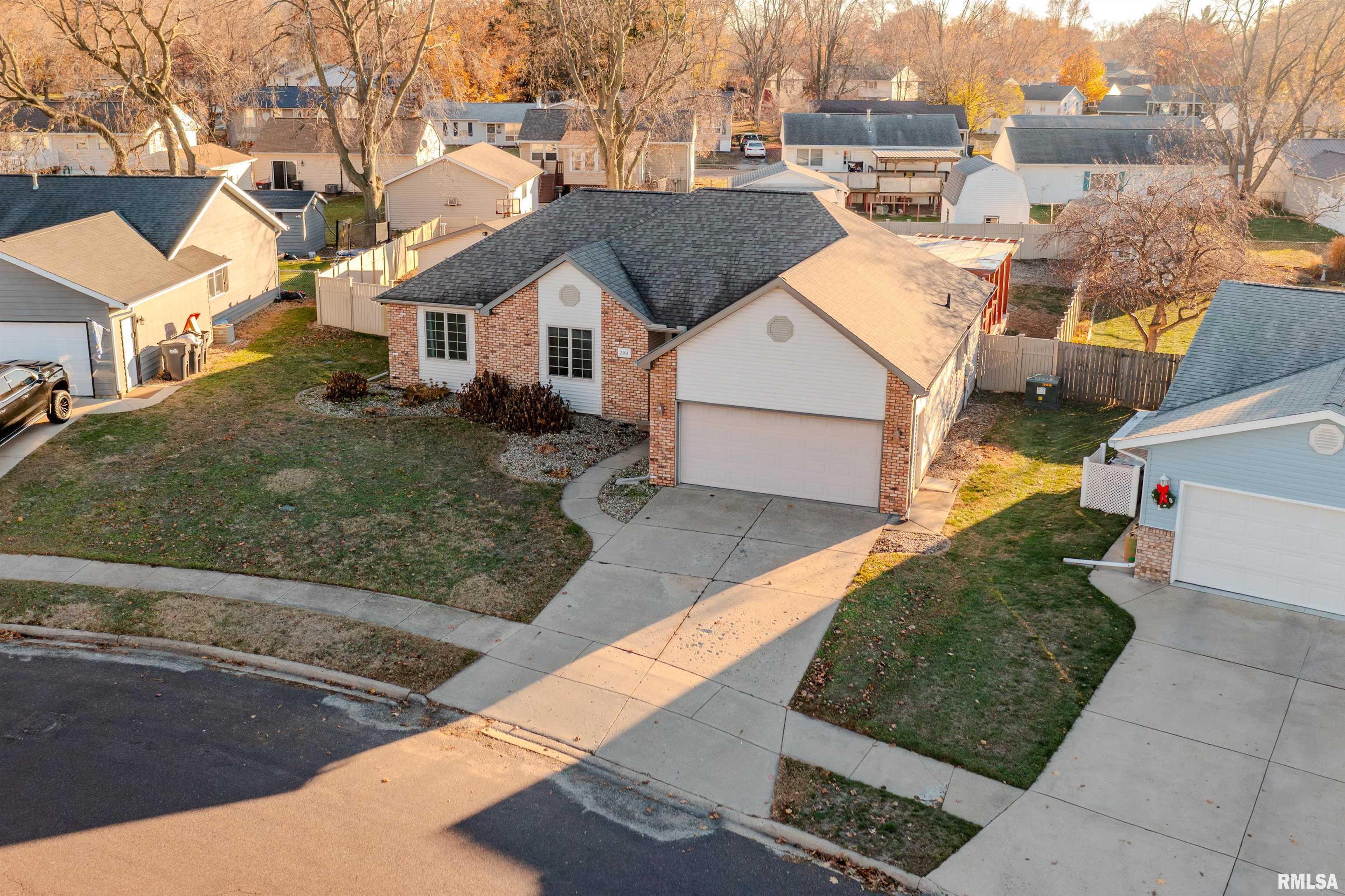 Home for sale at 2104 MARIGOLD Drive in Pekin Illinois! Home for sale at 2104 MARIGOLD Drive in Pekin Illinois!