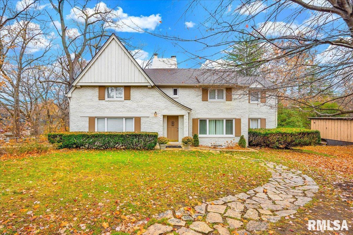 Luxury Home for sale at 4008 N KNOXVILLE Avenue  in Peoria Illinois!