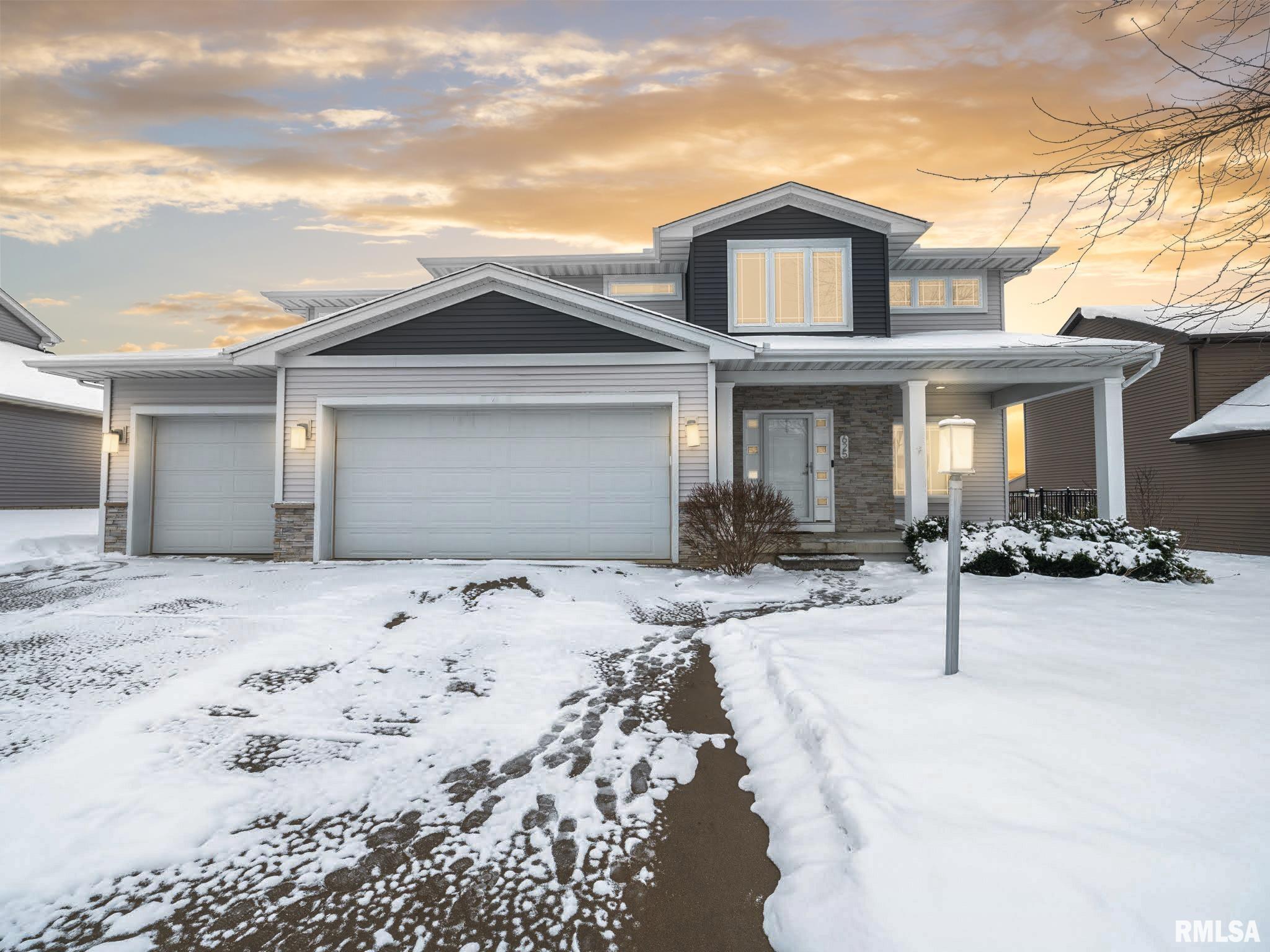 Luxury Home for sale at 625 ANNE Street in Washington Illinois! Luxury Home for sale at 625 ANNE Street in Washington Illinois!