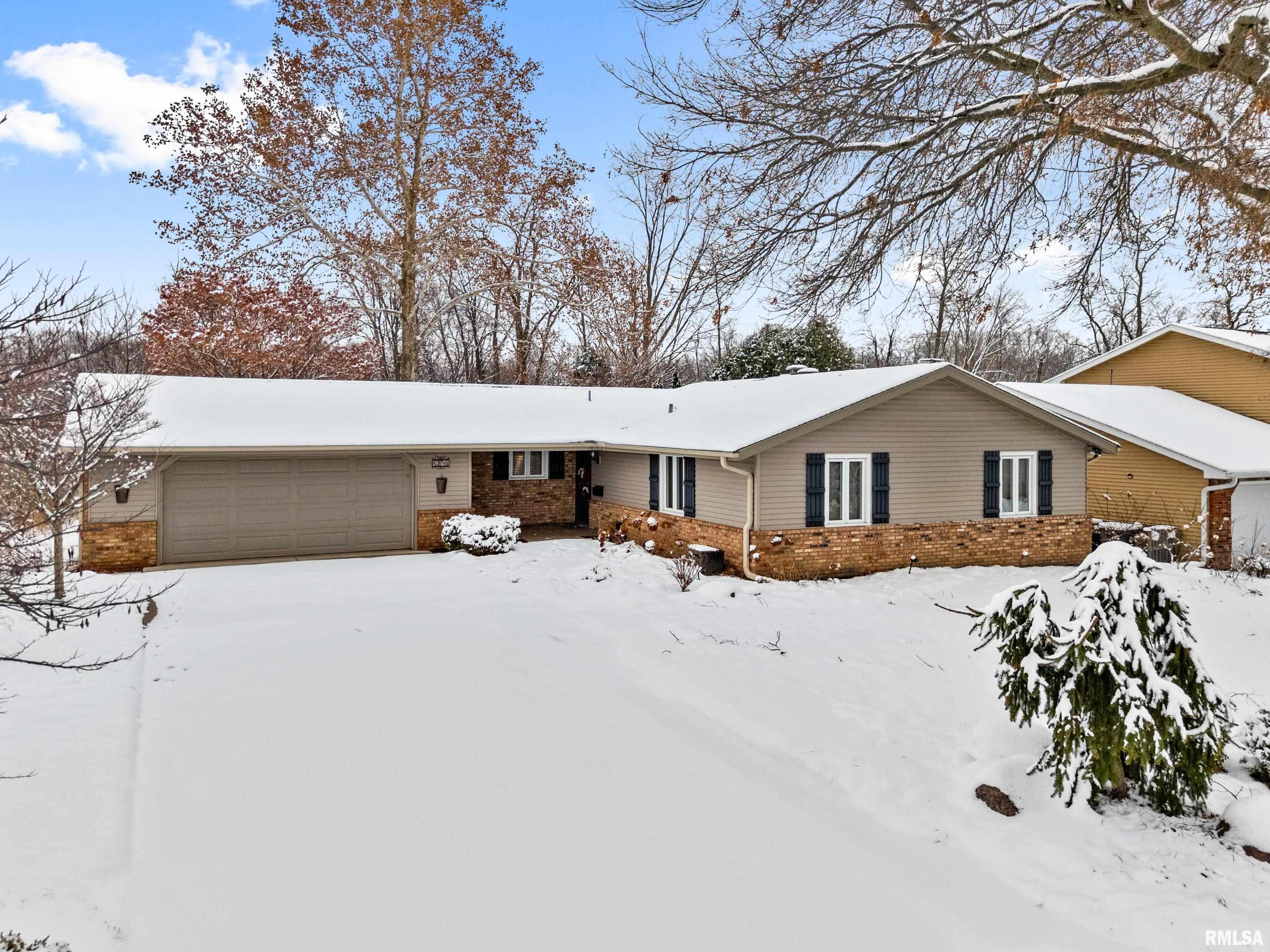 Home for sale at 1912 HIGHWOOD Avenue in Pekin Illinois! Home for sale at 1912 HIGHWOOD Avenue in Pekin Illinois!