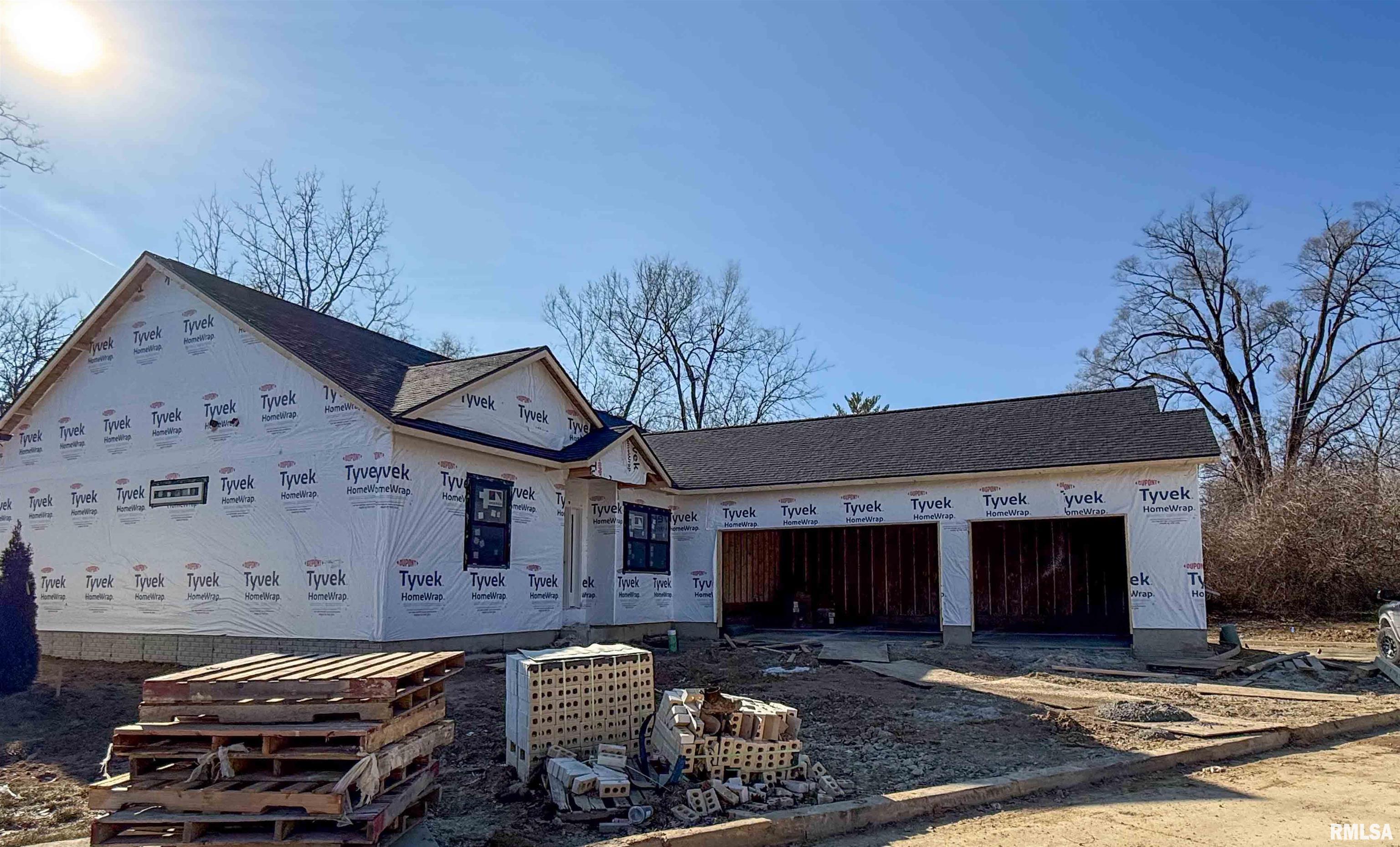 Luxury Home for sale at 2724 W Woods Edge Drive in Peoria Illinois! Luxury Home for sale at 2724 W Woods Edge Drive in Peoria Illinois!