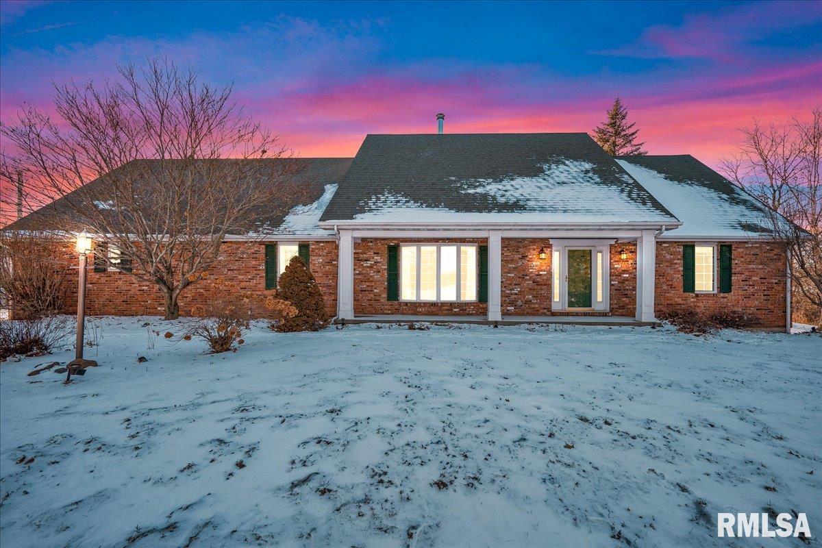 Luxury Home for sale at 17215 N MANGOLD Road  in Edelstein Illinois!