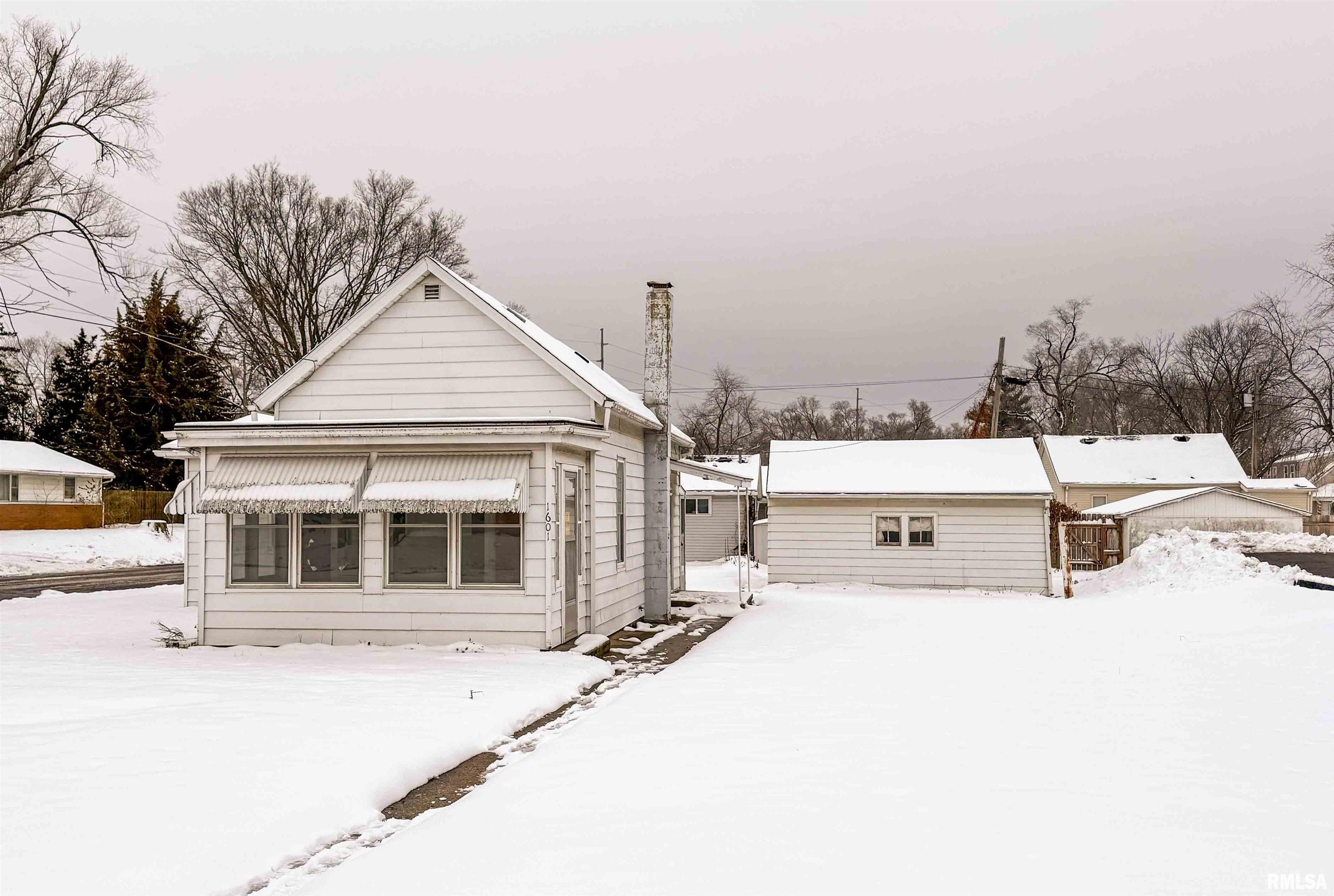 Home for sale at 1601  MARKET Street  in Pekin Illinois!