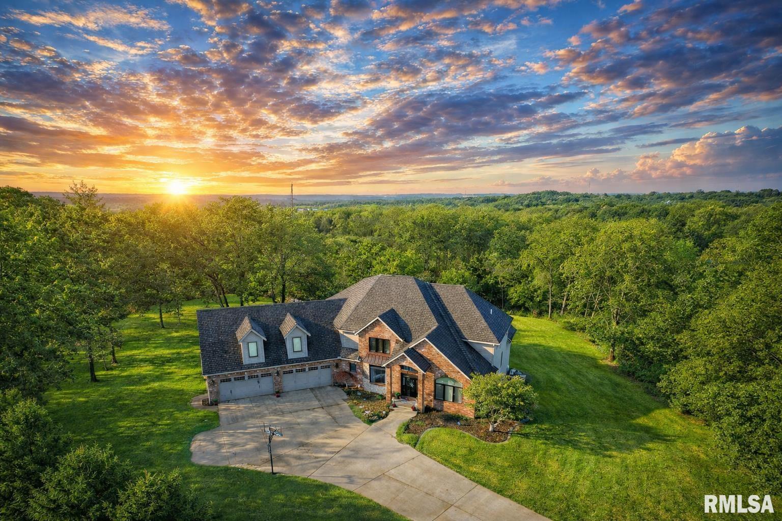 Luxury Home for sale at 6105 N EAGLE BEND Court in Peoria Illinois! Luxury Home for sale at 6105 N EAGLE BEND Court in Peoria Illinois!