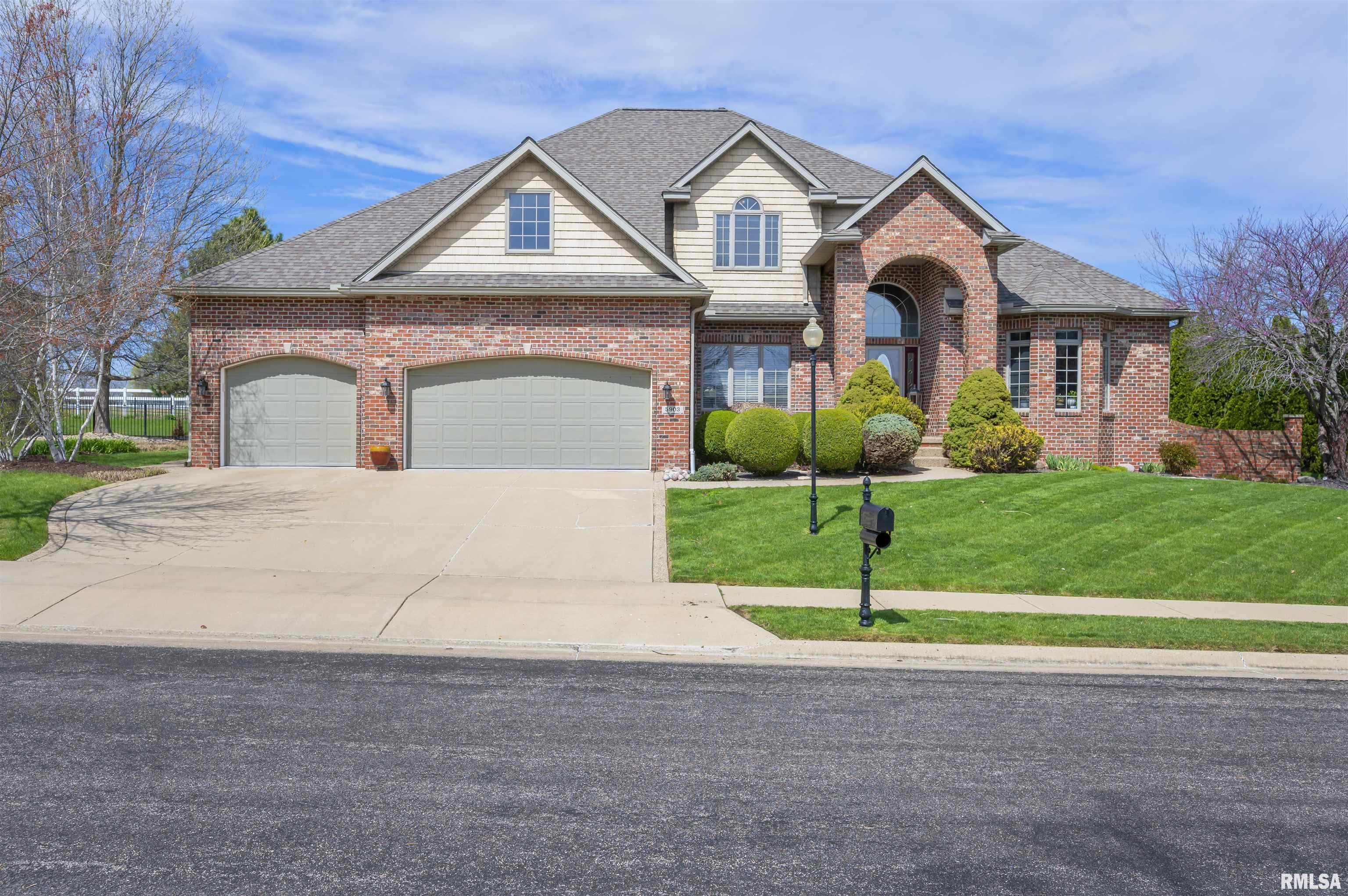 Luxury Home for sale at 5903 W IVYBRIDGE Place in Peoria Illinois! Luxury Home for sale at 5903 W IVYBRIDGE Place in Peoria Illinois!