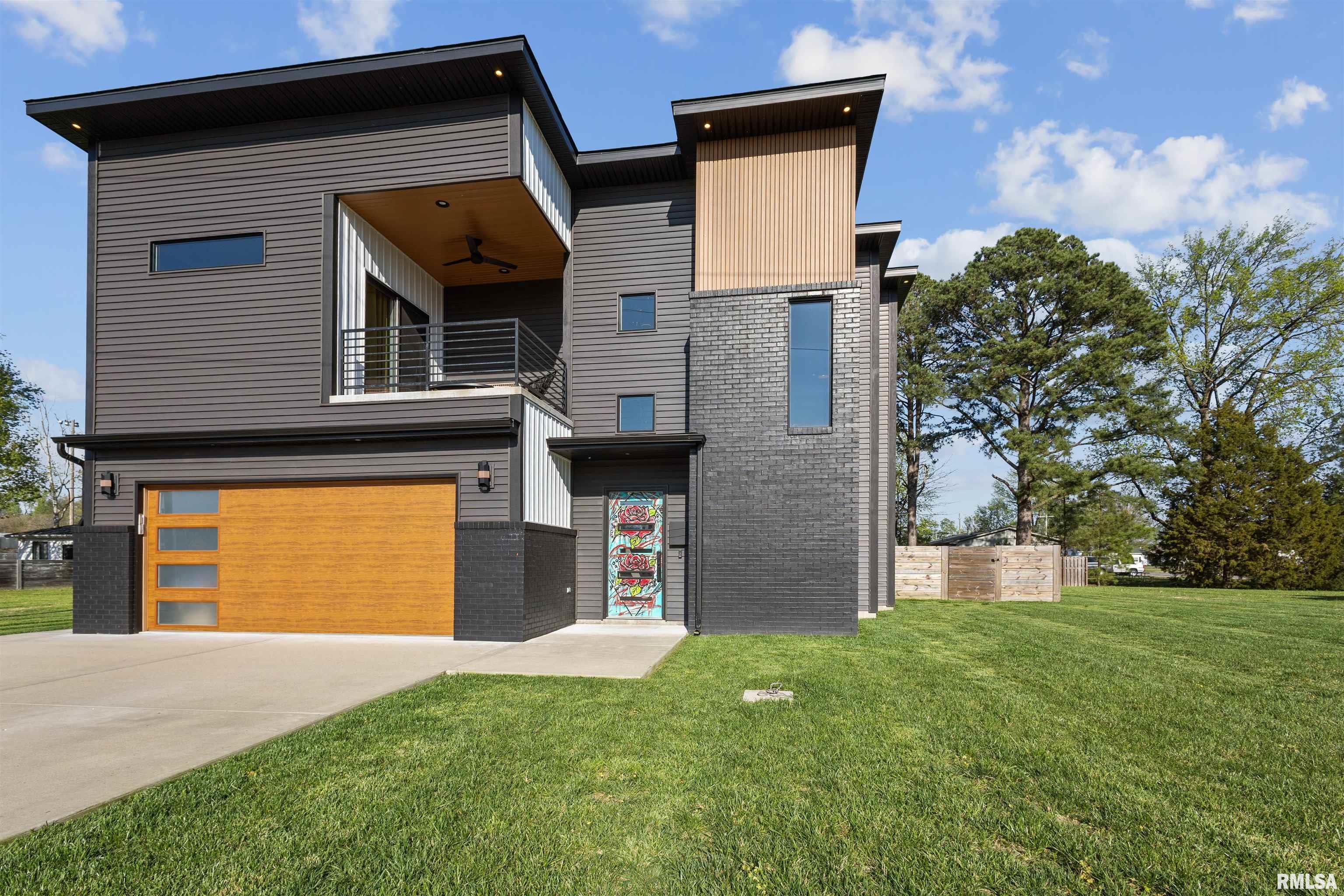 Luxury Home for sale at 1303 N Otis Street  in Marion Illinois!