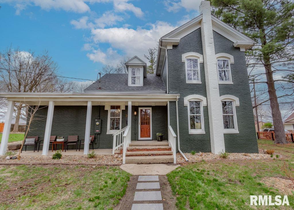 Home for sale at 302 S DARST Street in Eureka Illinois! Home for sale at 302 S DARST Street in Eureka Illinois!