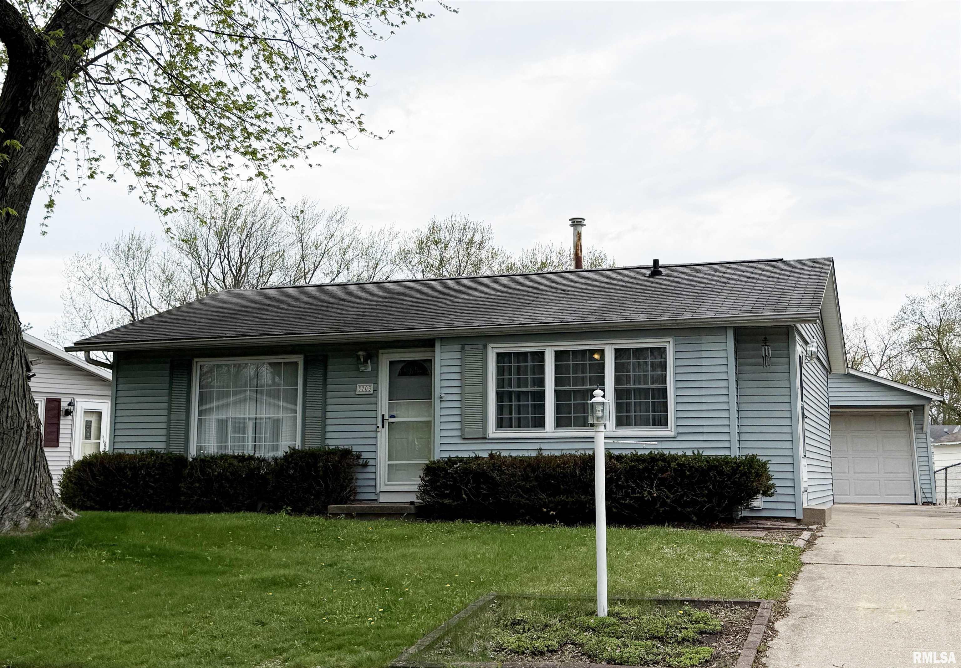 Home for sale at 3703 W VERNER Drive in Peoria Illinois! Home for sale at 3703 W VERNER Drive in Peoria Illinois!