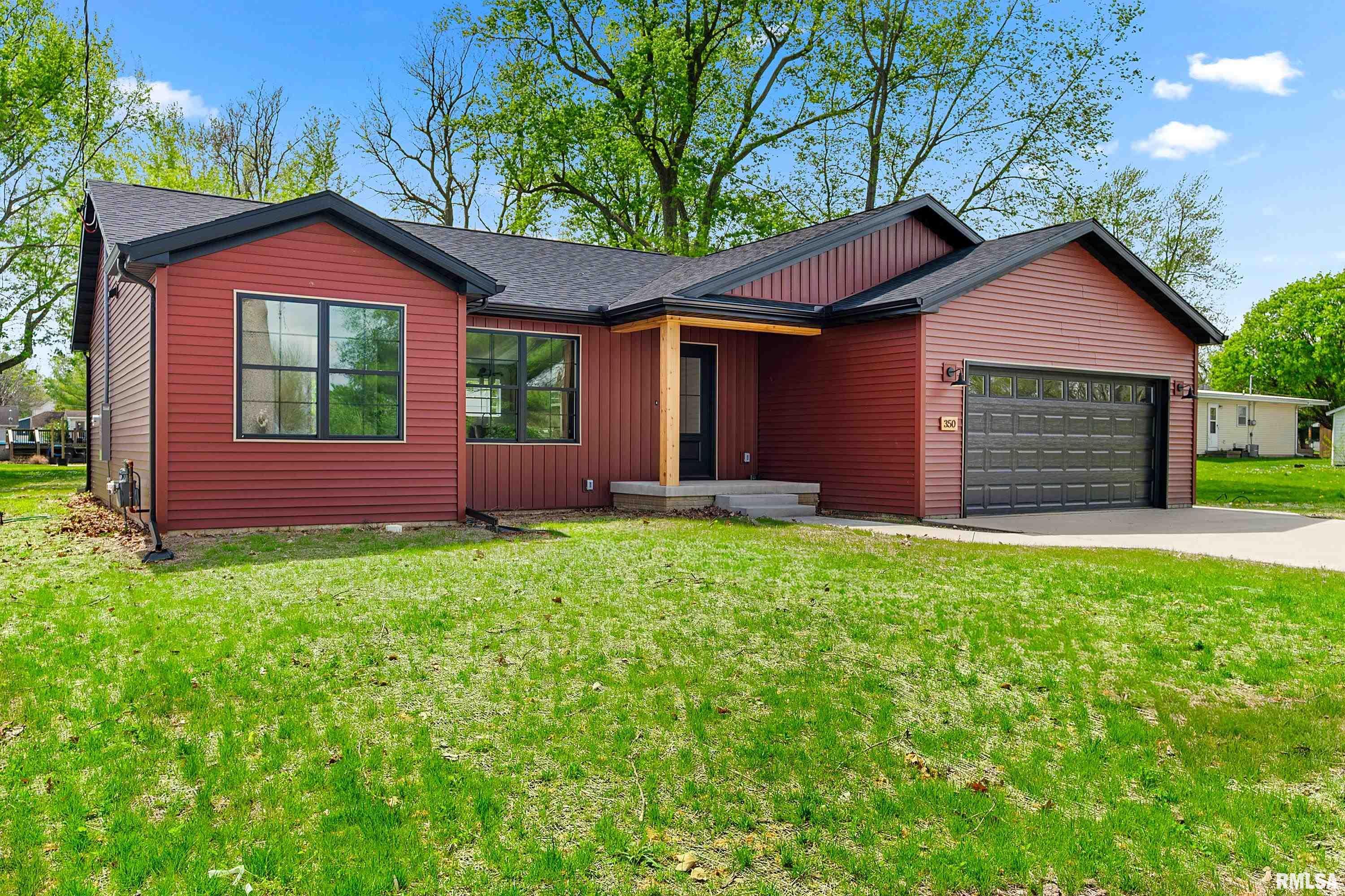 Home for sale at 350 E 4TH Street  in El Paso Illinois!