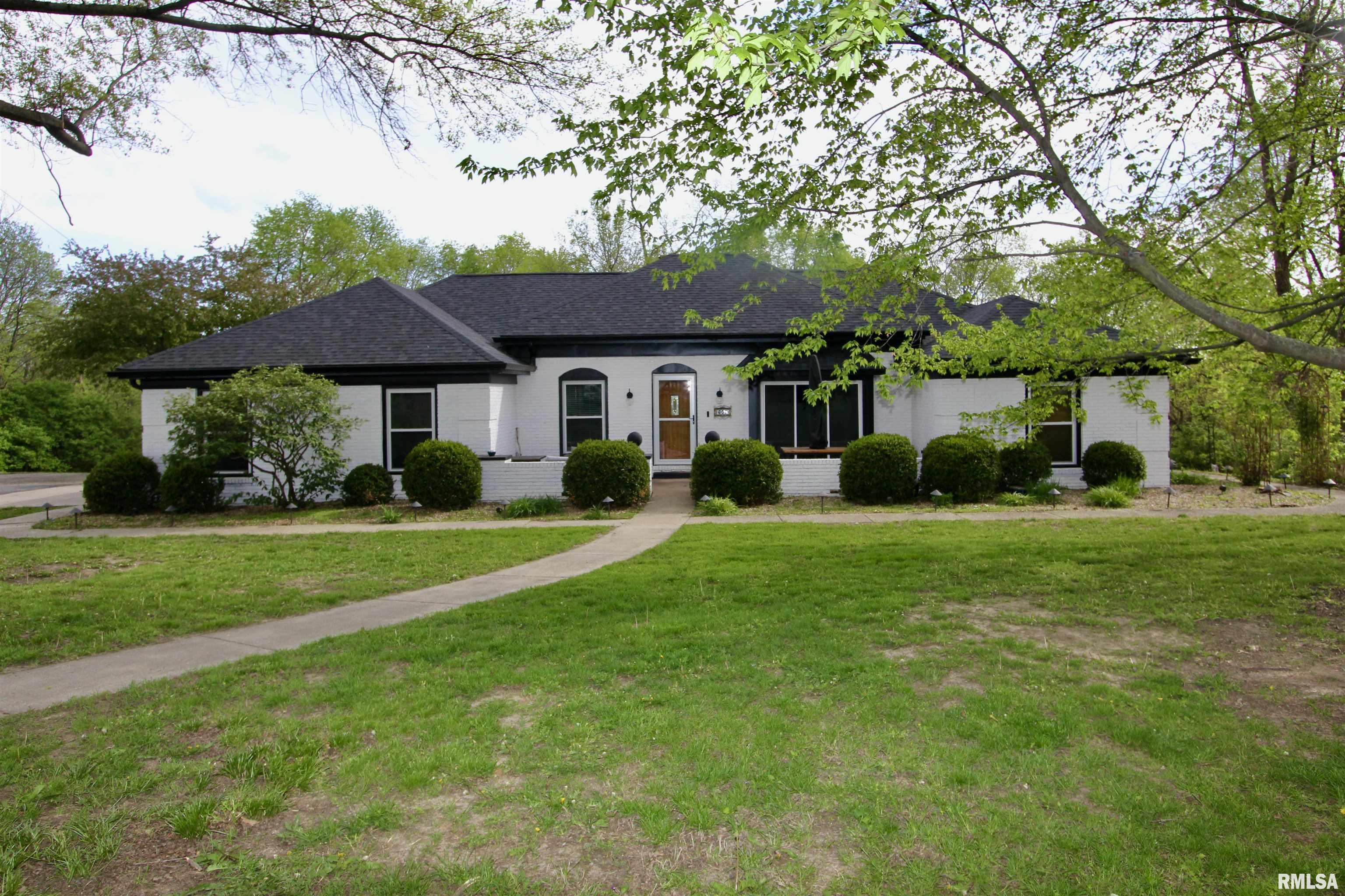 Luxury Home for sale at 609 N SWORDS Avenue  in West Peoria Illinois!