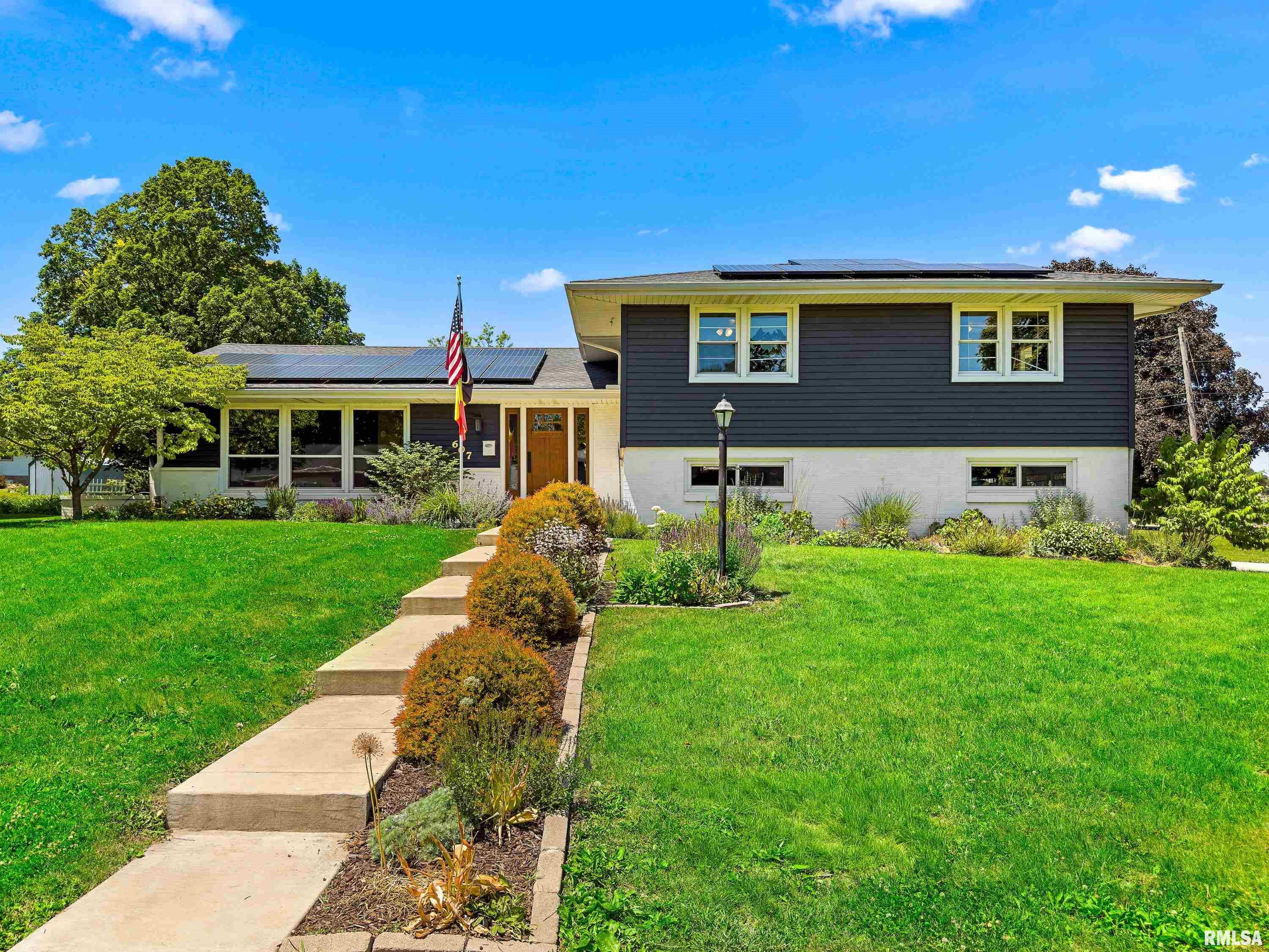 Home for sale at 607  WESTGATE Road  in Washington Illinois!