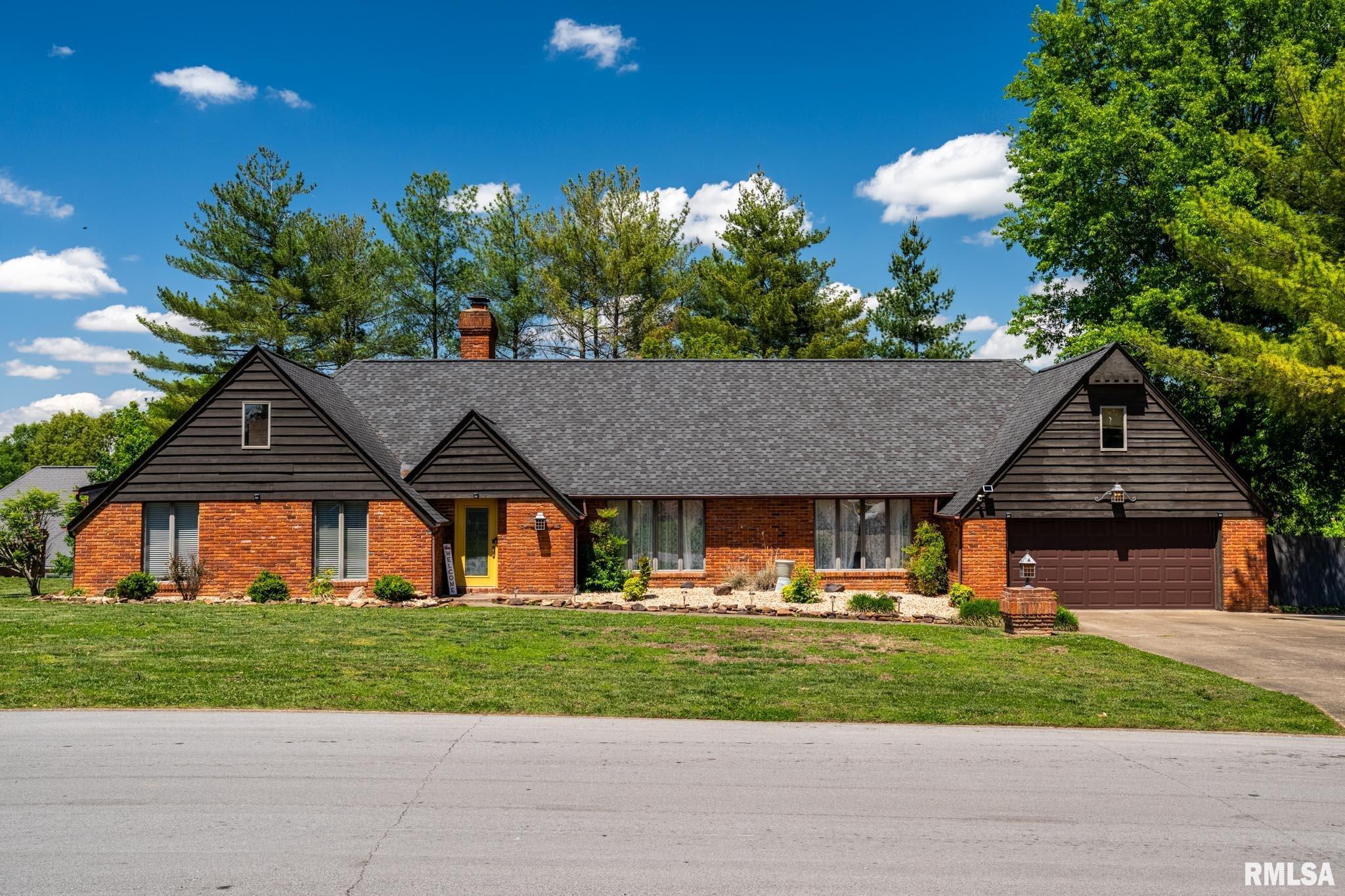 Home for sale at 1808  Testa Drive  in Marion Illinois!