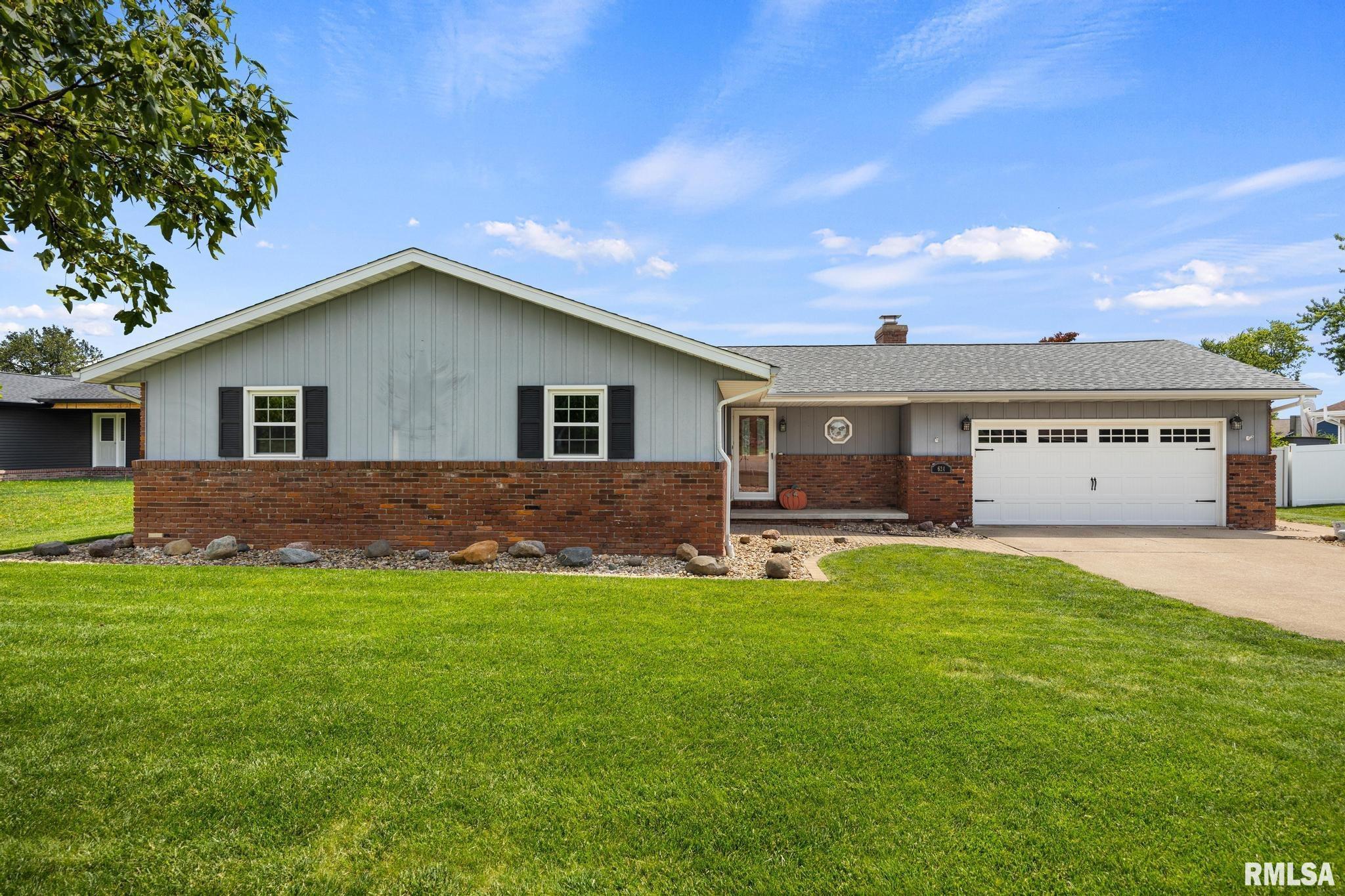 Home for sale at 624 N NEBRASKA Avenue  in Morton Illinois!