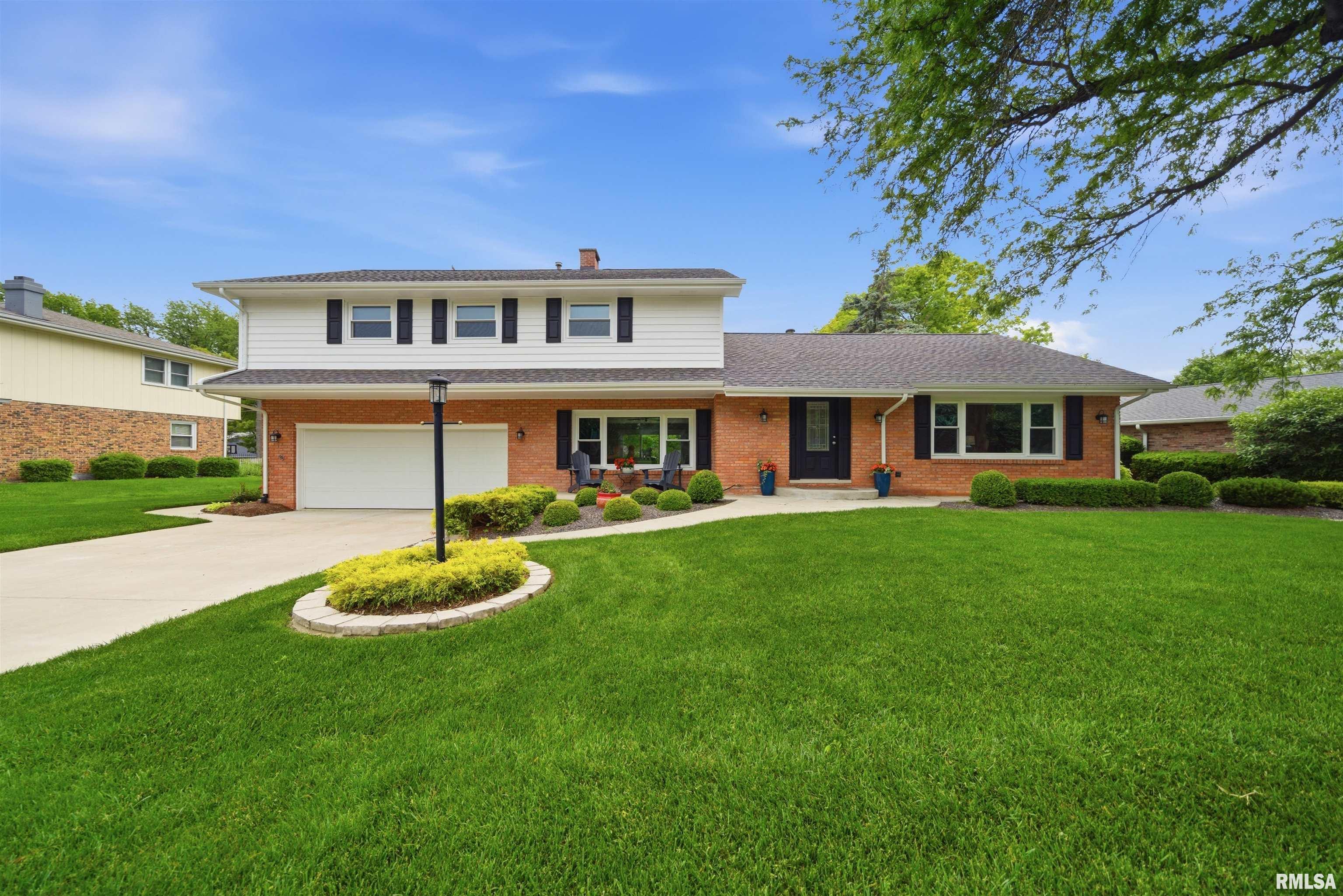 Luxury Home for sale at 202 E HANOVER Place  in Peoria Illinois!