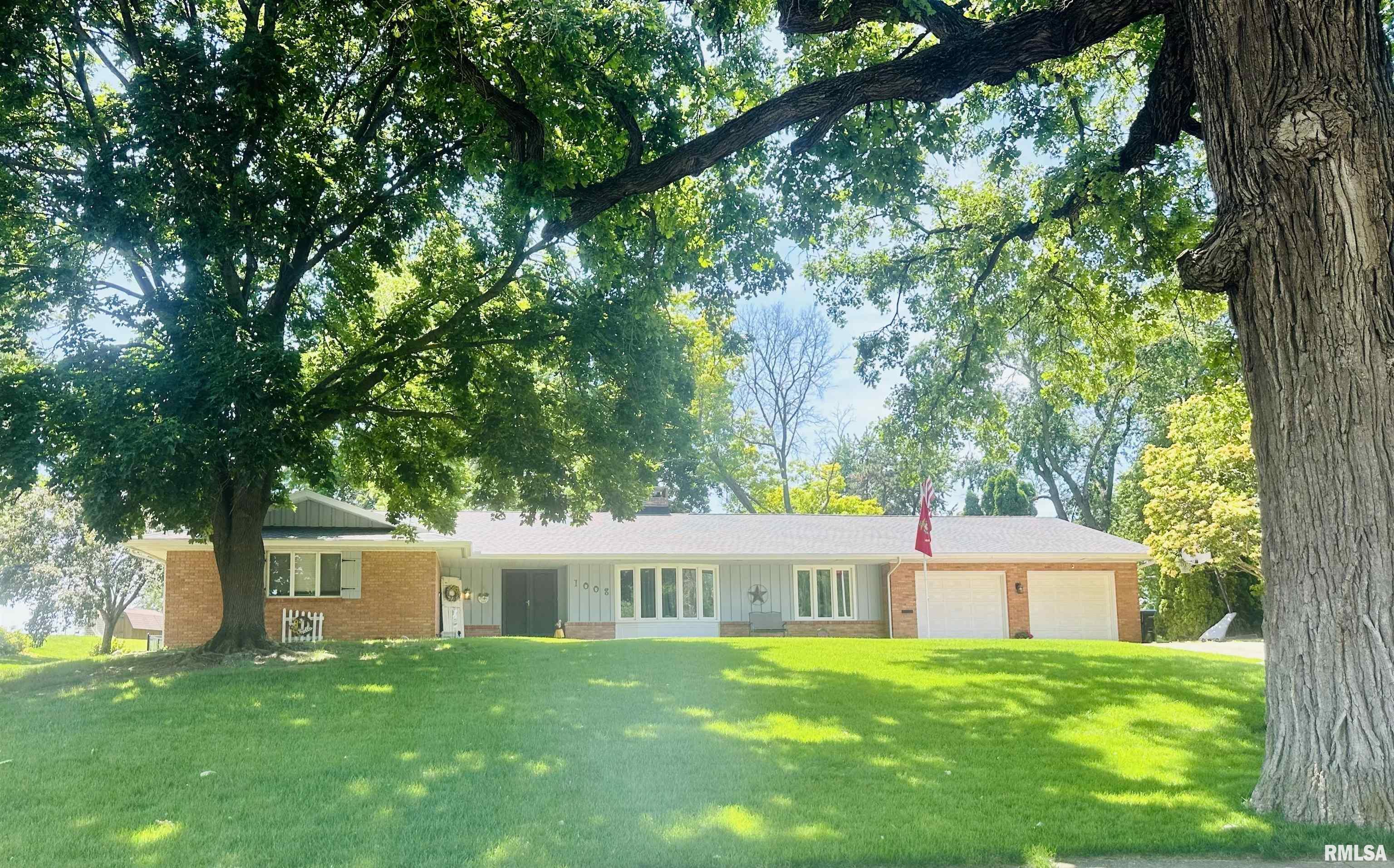 Home for sale at 1008  KINGSBURY Road  in Washington Illinois!