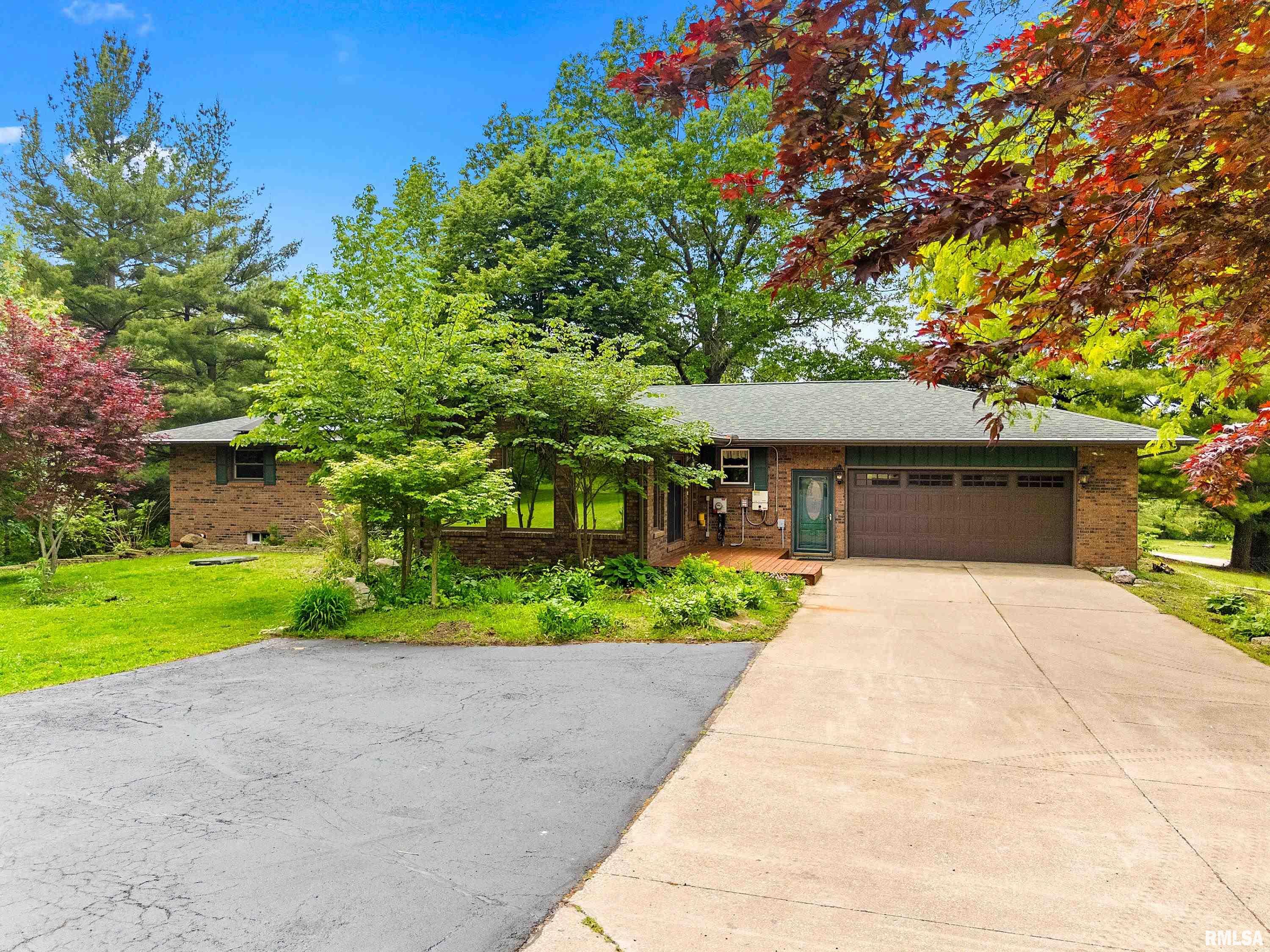 Luxury Home for sale at 23707 N WEE-MA-TUK Road in Cuba Illinois! Luxury Home for sale at 23707 N WEE-MA-TUK Road in Cuba Illinois!